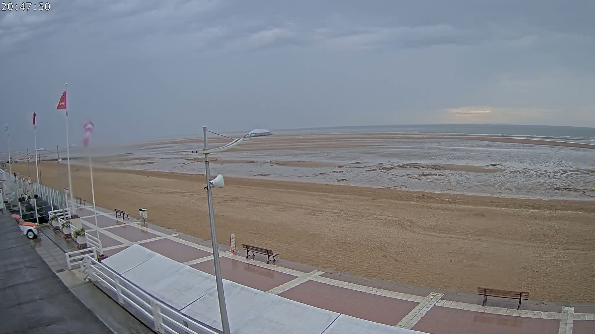 Plage de Houlgate Beach Live Cam - 	Lisieux, Calvados, Normandie, France