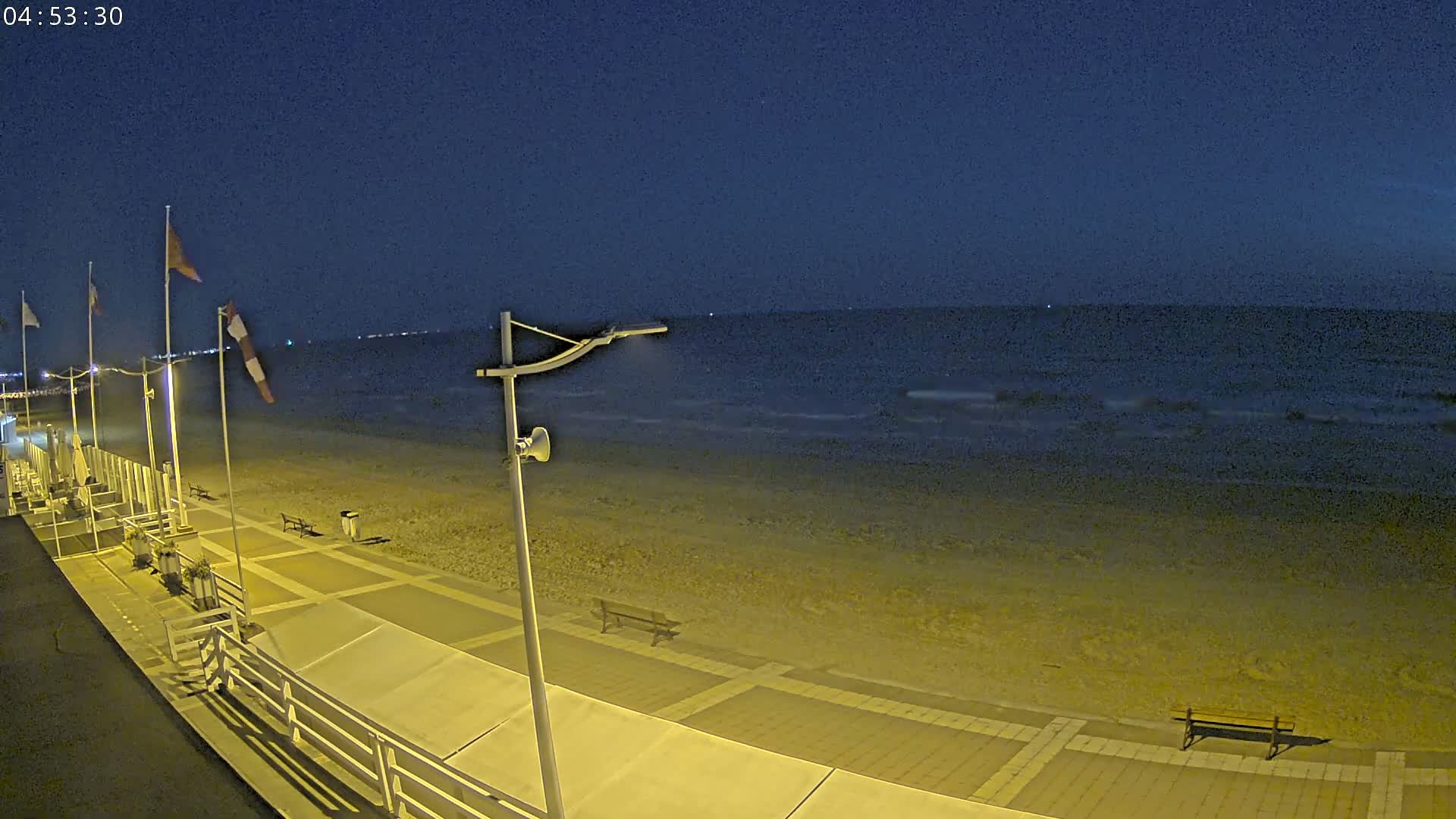 Plage de Houlgate Beach Live Cam - 	Lisieux, Calvados, Normandie, France