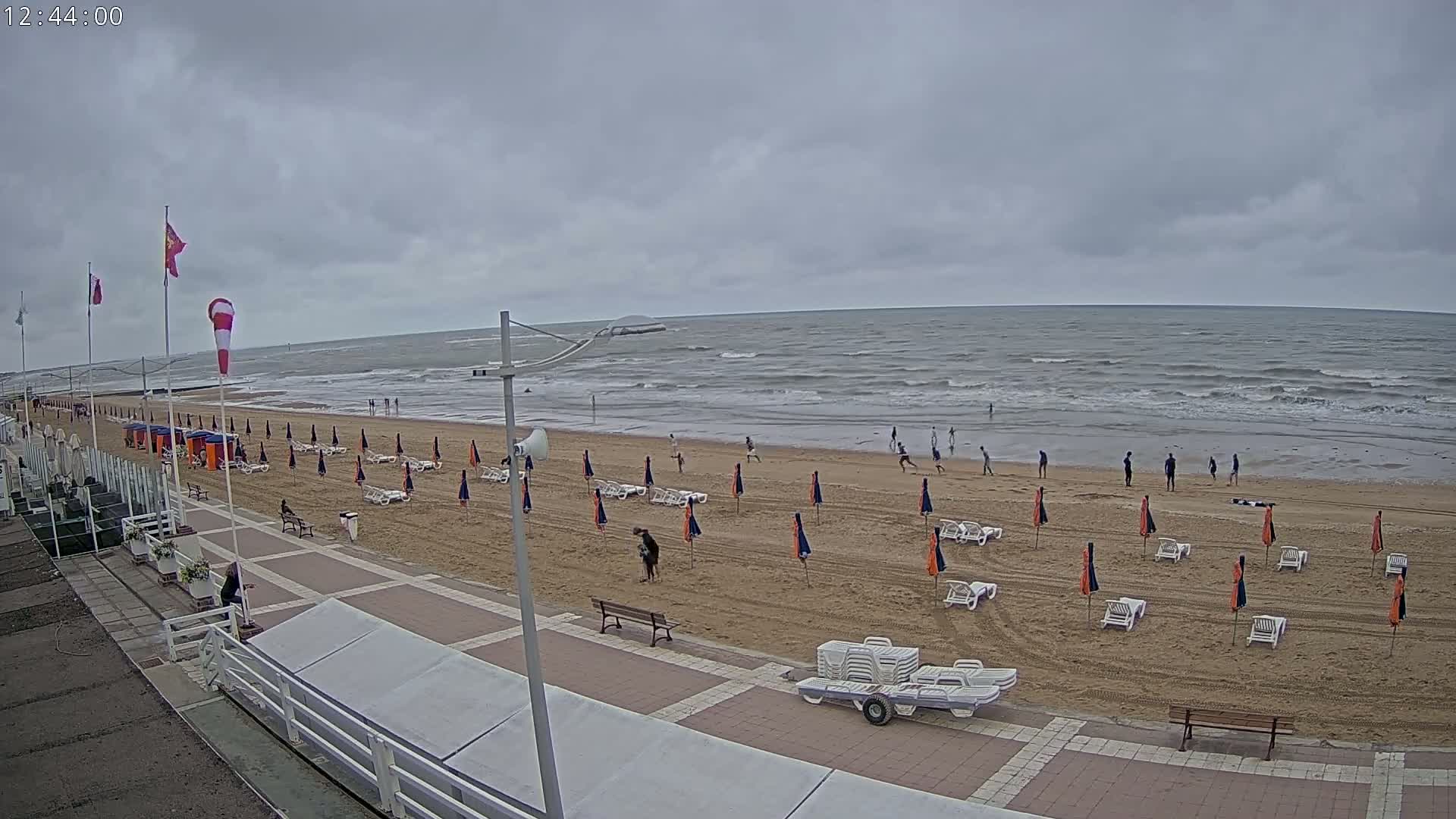 Plage de Houlgate Beach Live Cam - 	Lisieux, Calvados, Normandie, France