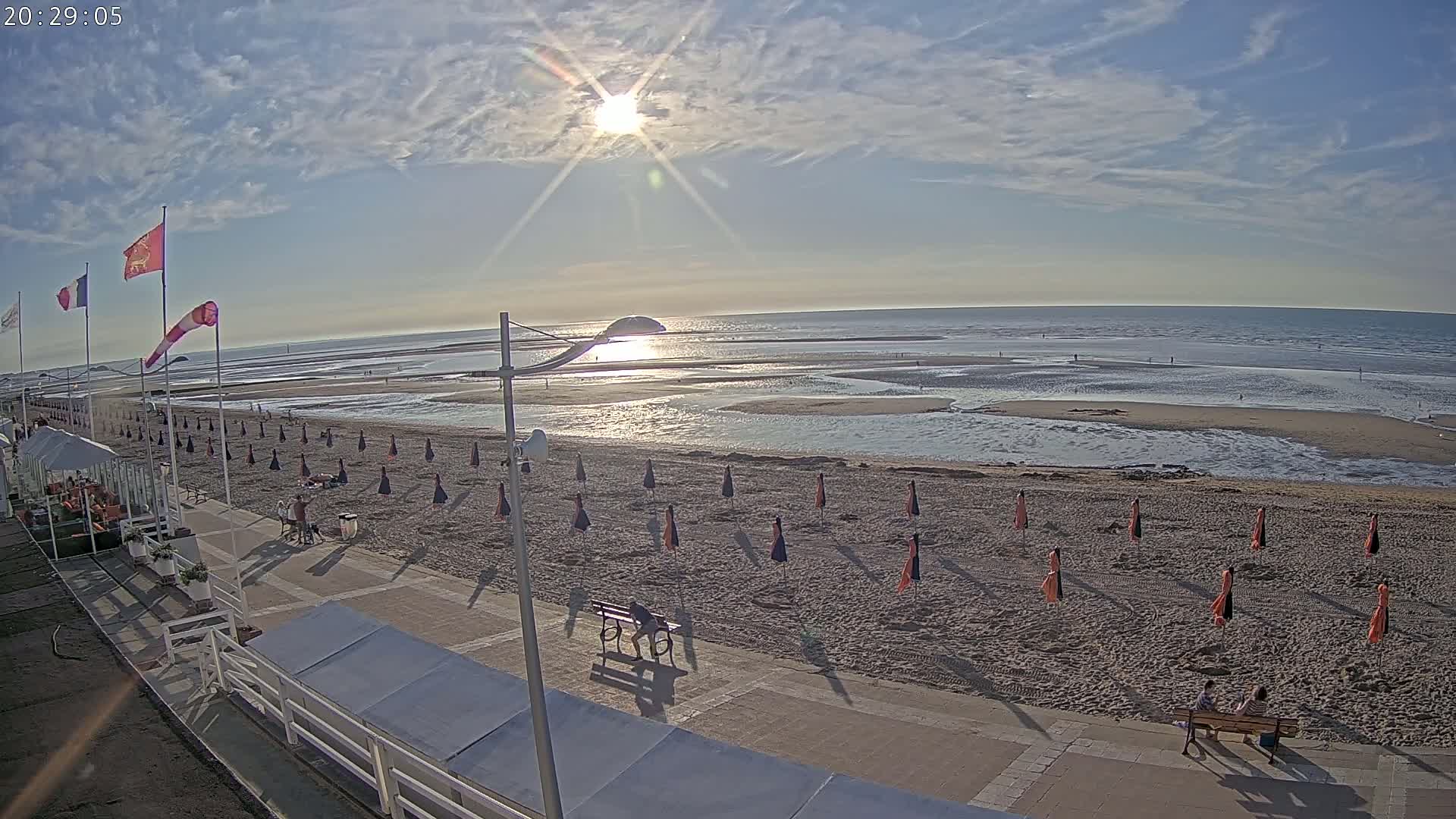 Plage de Houlgate Beach Live Cam - 	Lisieux, Calvados, Normandie, France