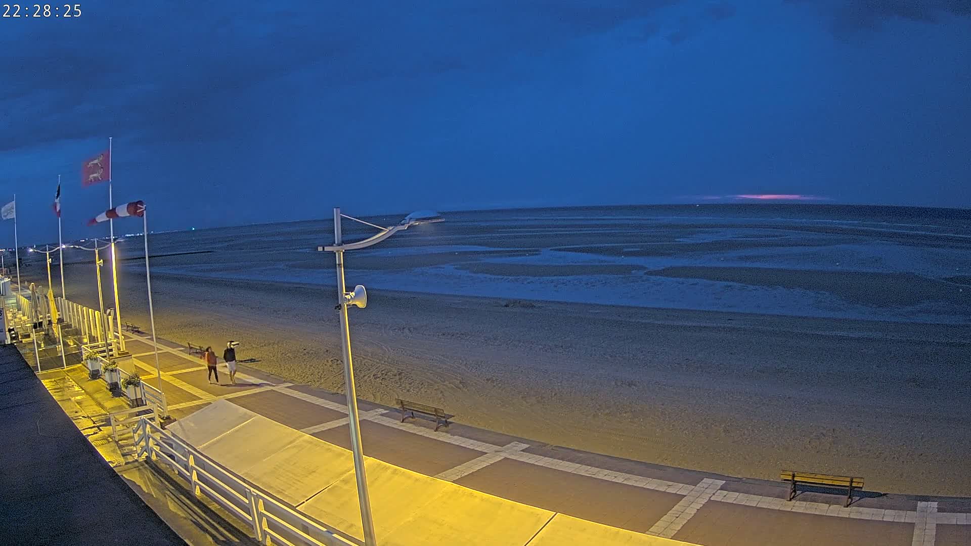 Plage de Houlgate Beach Live Cam - 	Lisieux, Calvados, Normandie, France