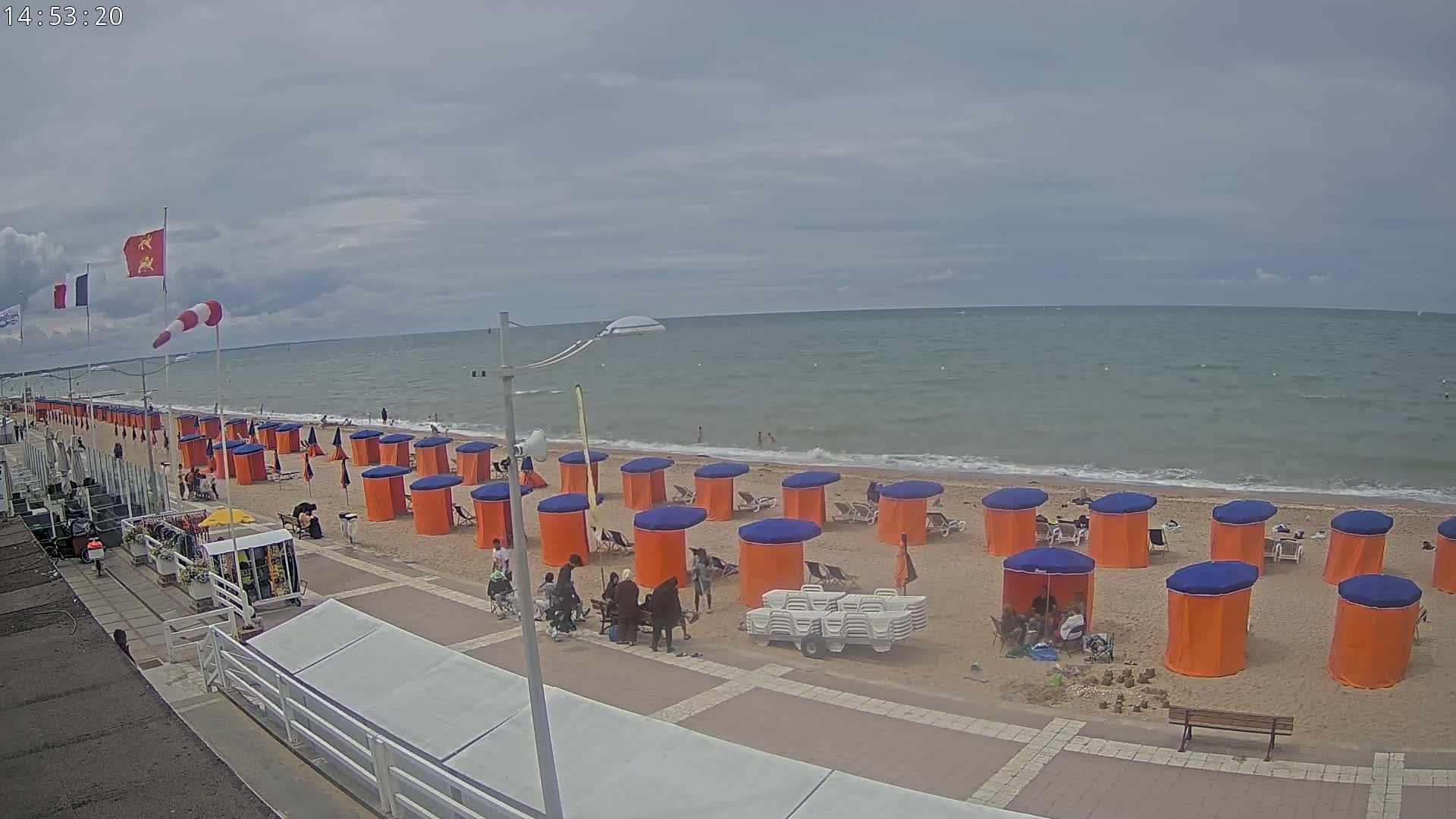 Plage de Houlgate Beach Live Cam - 	Lisieux, Calvados, Normandie, France
