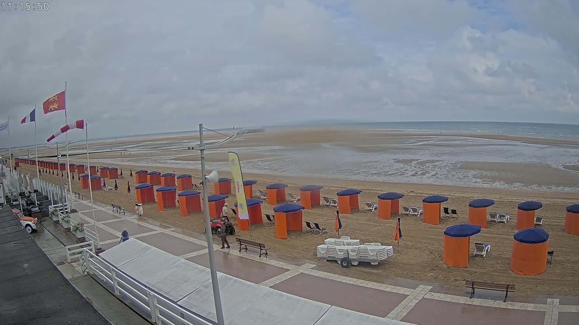 Plage de Houlgate Beach Live Cam - 	Lisieux, Calvados, Normandie, France