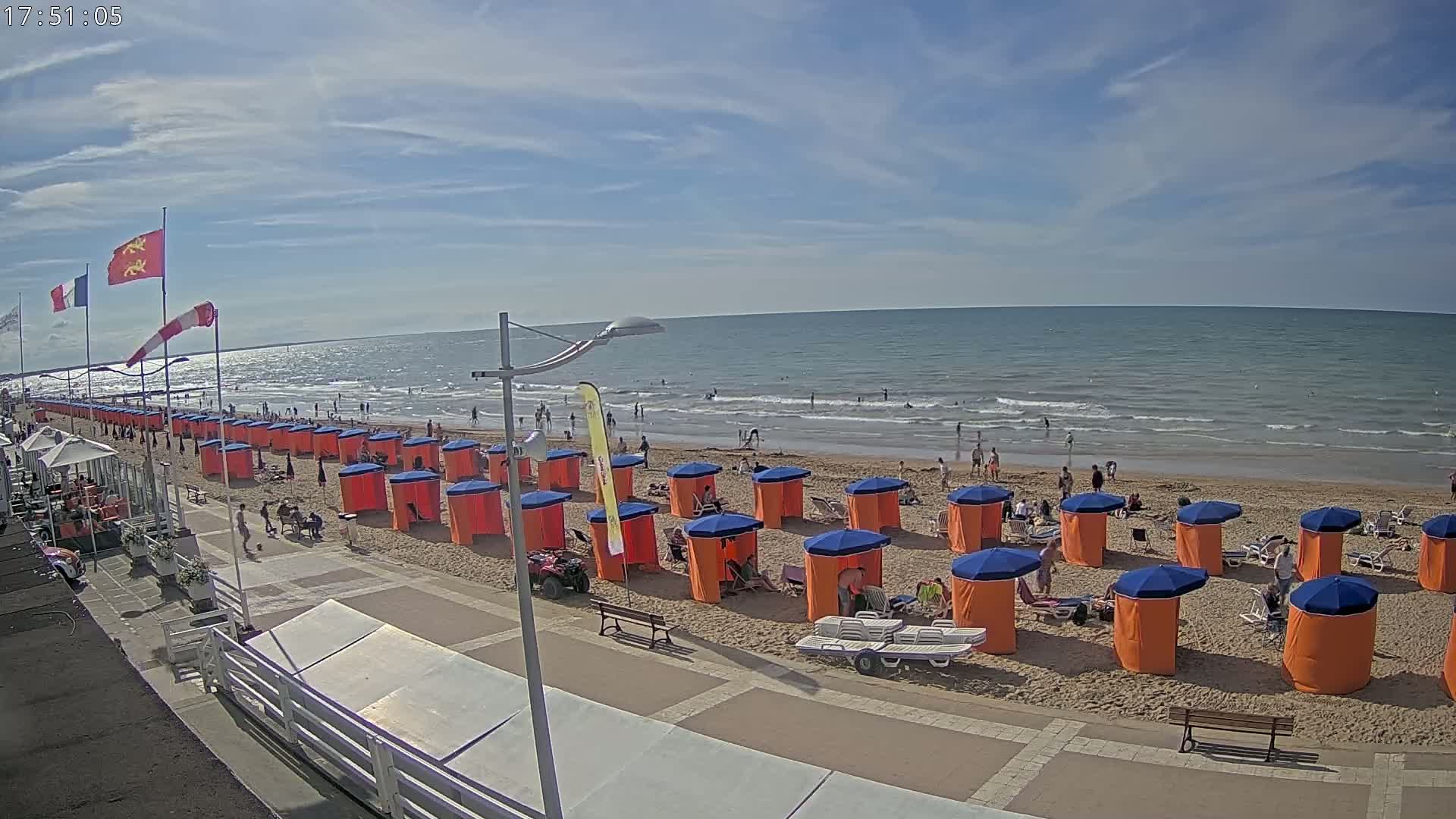 Plage de Houlgate Beach Live Cam - 	Lisieux, Calvados, Normandie, France