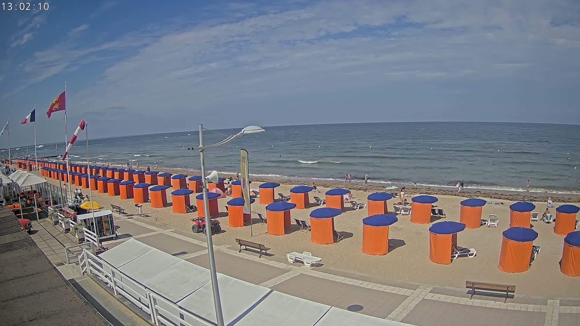 Plage de Houlgate Beach Live Cam - 	Lisieux, Calvados, Normandie, France