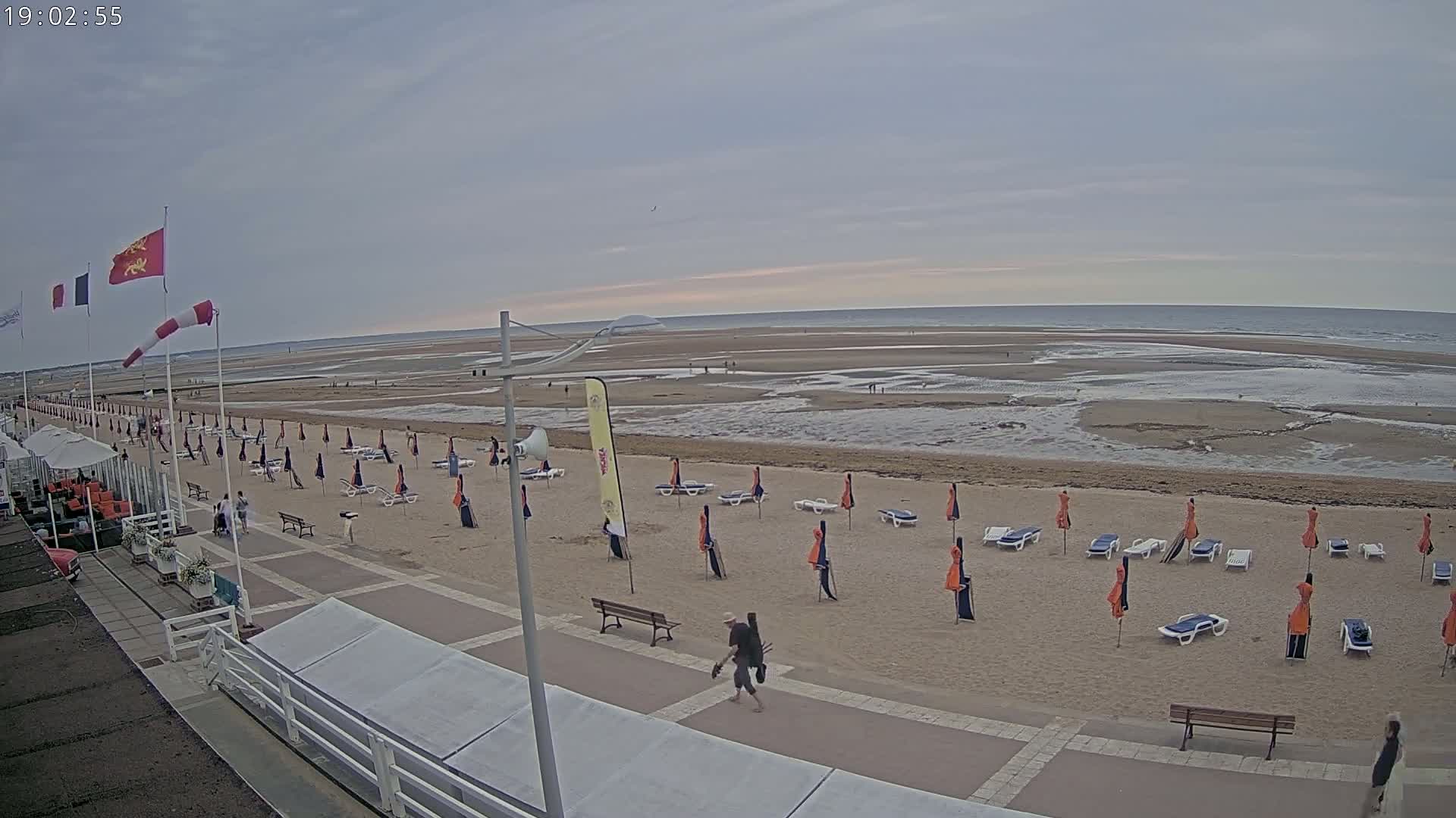 Plage de Houlgate Beach Live Cam - 	Lisieux, Calvados, Normandie, France