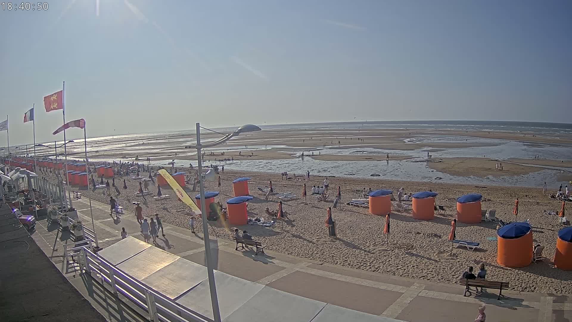 Plage de Houlgate Beach Live Cam - 	Lisieux, Calvados, Normandie, France