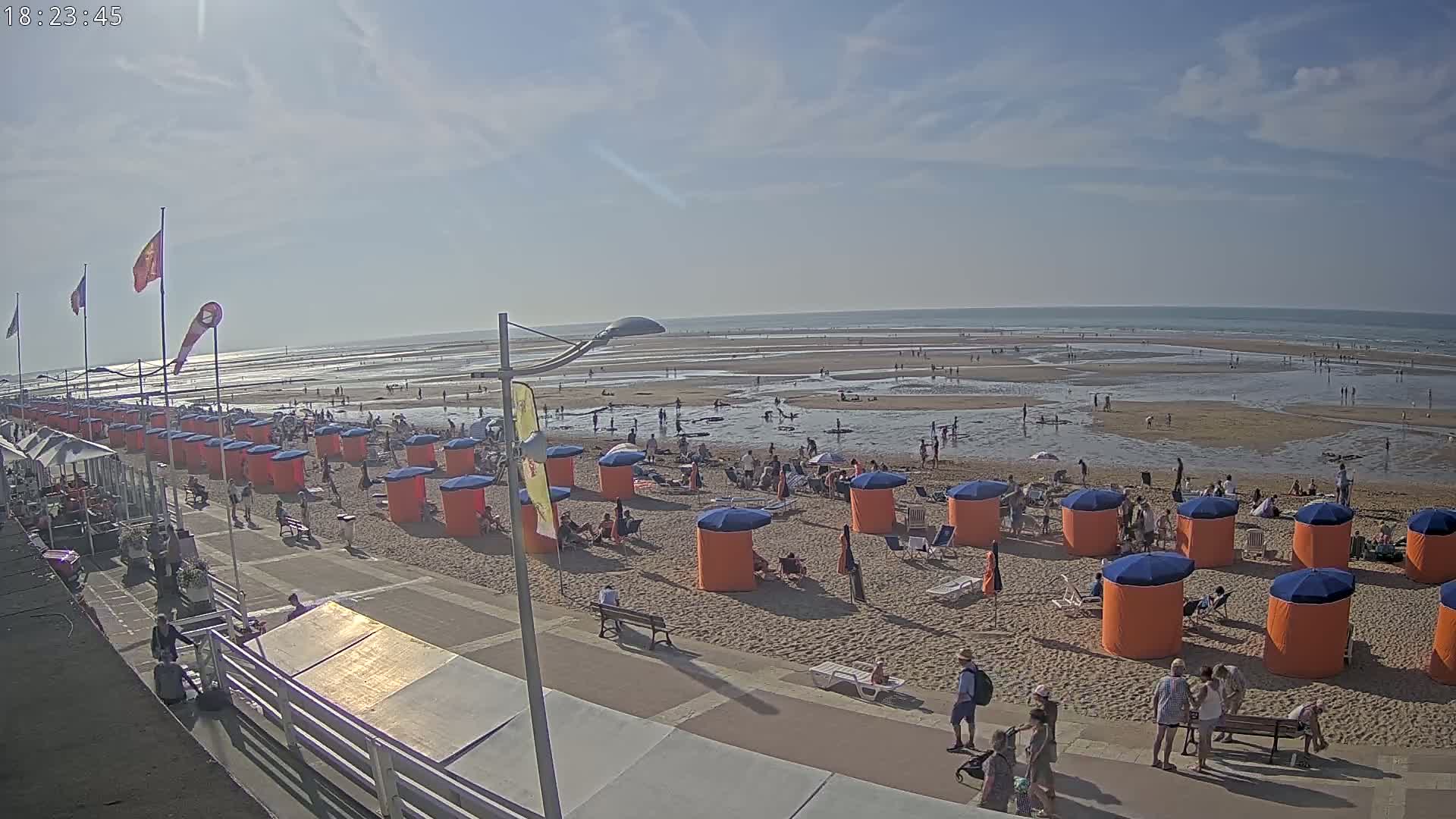 Plage de Houlgate Beach Live Cam - 	Lisieux, Calvados, Normandie, France