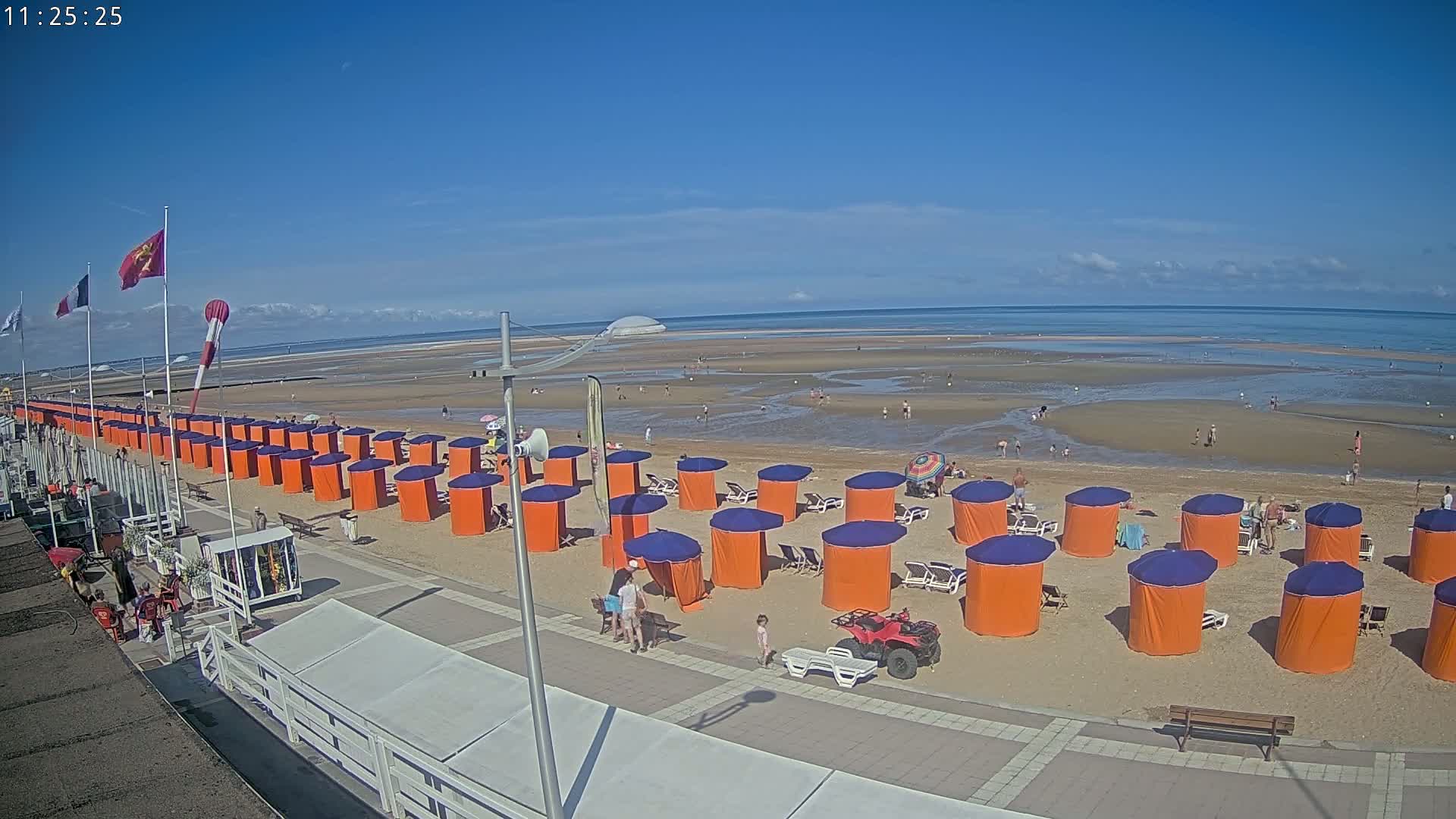 Plage de Houlgate Beach Live Cam - 	Lisieux, Calvados, Normandie, France