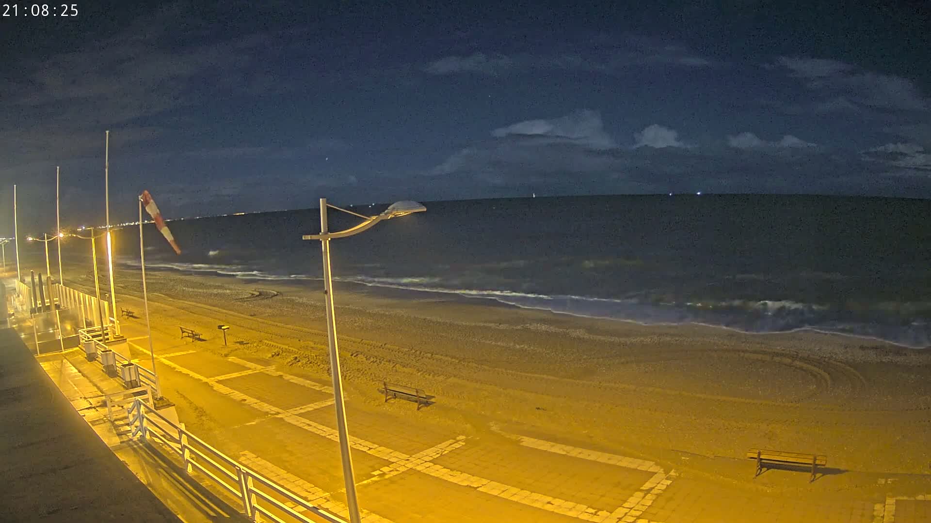 Plage de Houlgate Beach Live Cam - Lisieux, Calvados, Normandie, France