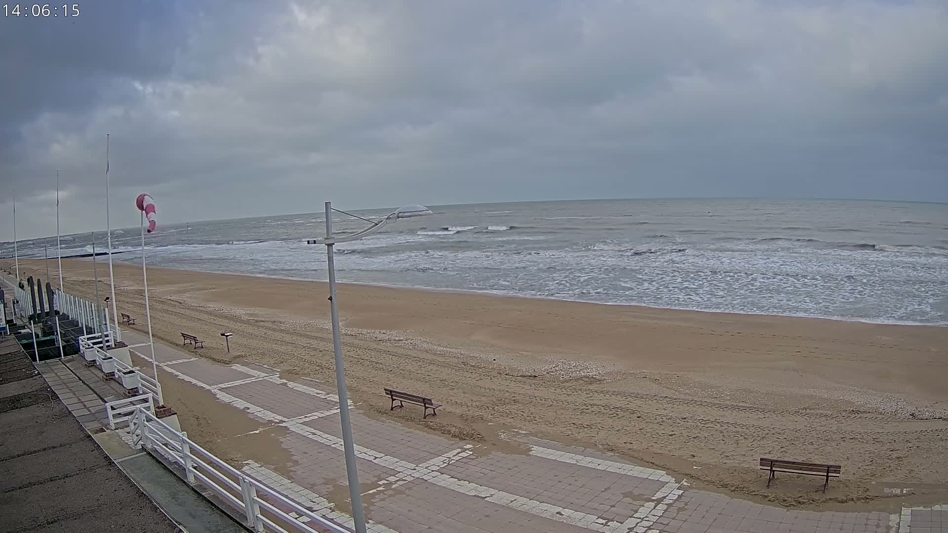 Plage de Houlgate Beach Live Cam - Lisieux, Calvados, Normandie, France