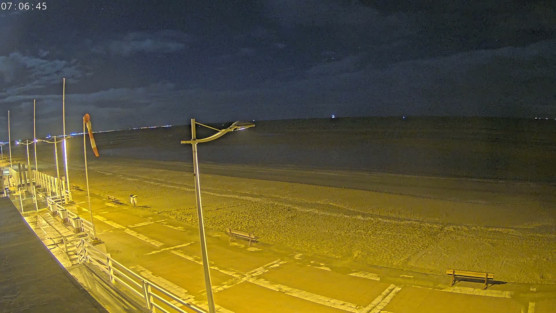 Plage de Houlgate Beach Live Cam - Lisieux, Calvados, Normandie, France