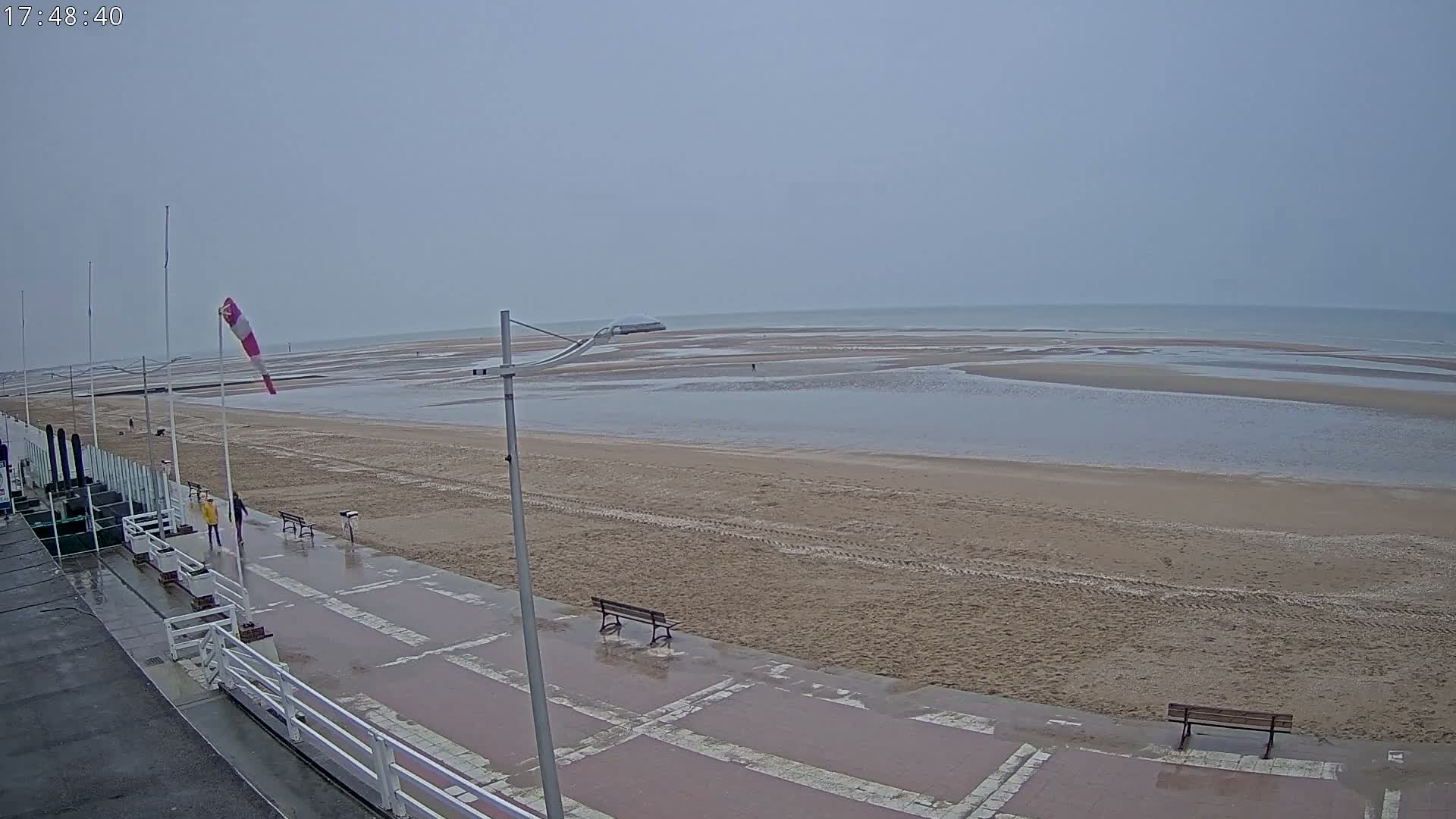Plage de Houlgate Beach Live Cam - Lisieux, Calvados, Normandie, France