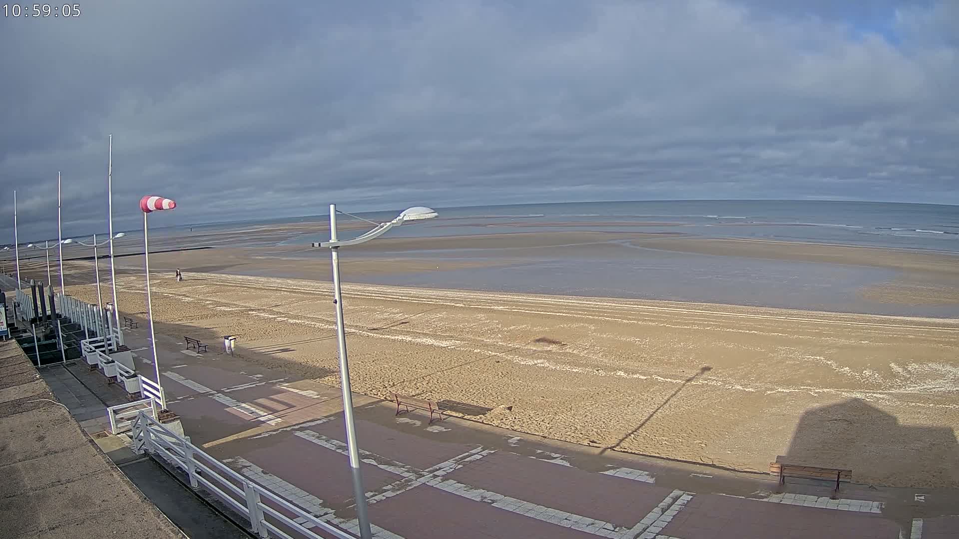 Plage de Houlgate Beach Live Cam - Lisieux, Calvados, Normandie, France