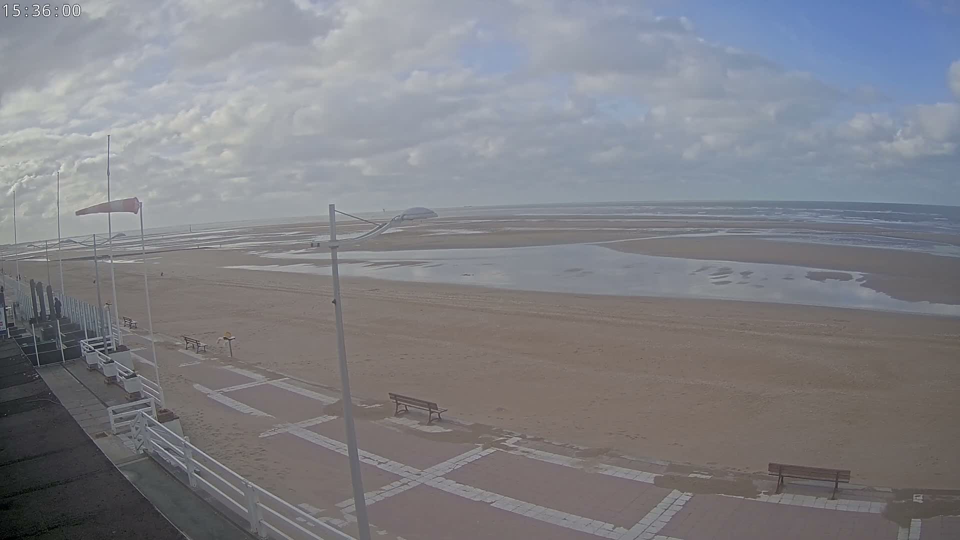 Plage de Houlgate Beach Live Cam - Lisieux, Calvados, Normandie, France
