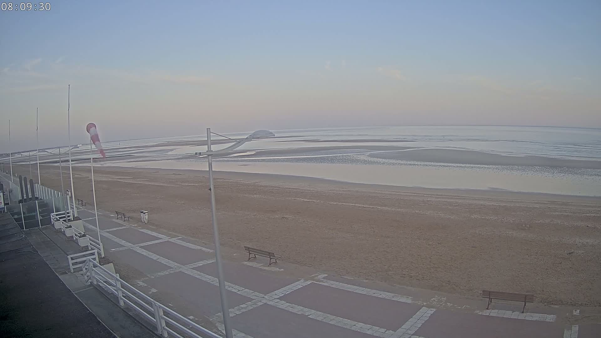 Plage de Houlgate Beach Live Cam - Lisieux, Calvados, Normandie, France