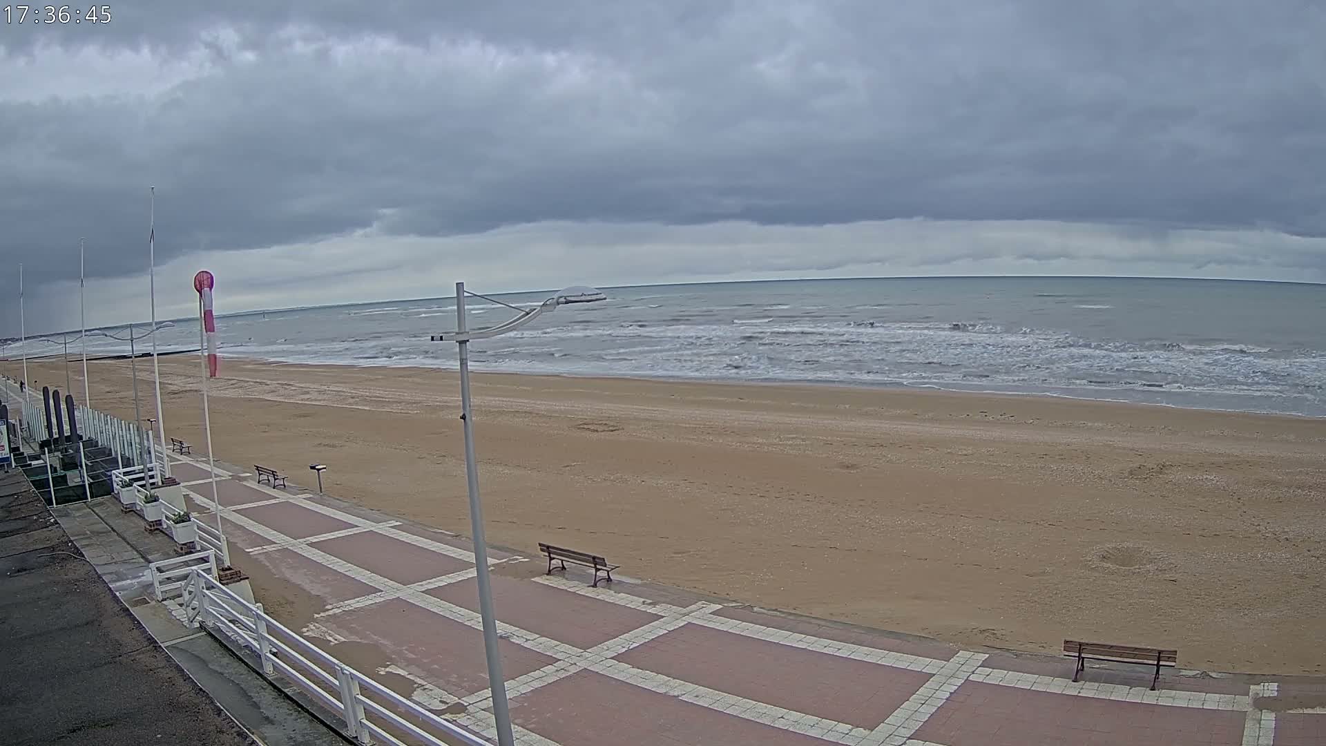 Plage de Houlgate Beach Live Cam - Lisieux, Calvados, Normandie, France