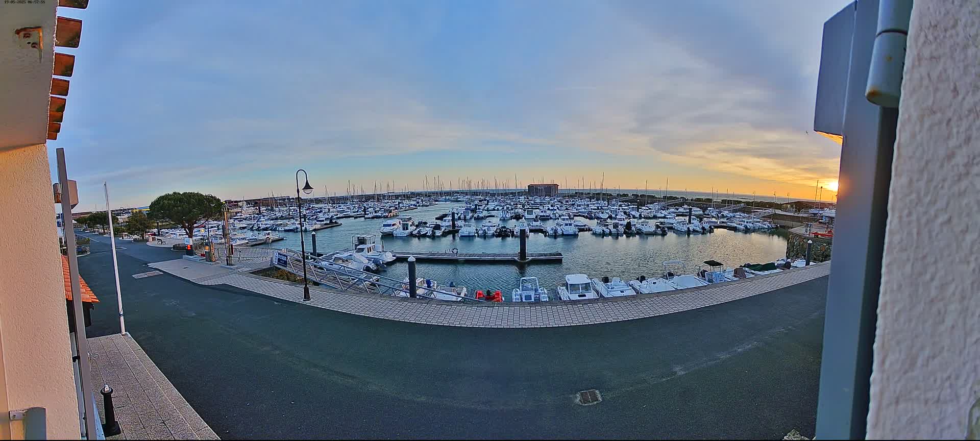 Noirmoutier, L'Herbaudiere Marine Live Cam - Les Sables-d'Olonne, Vendee, Pays de la Loire, France