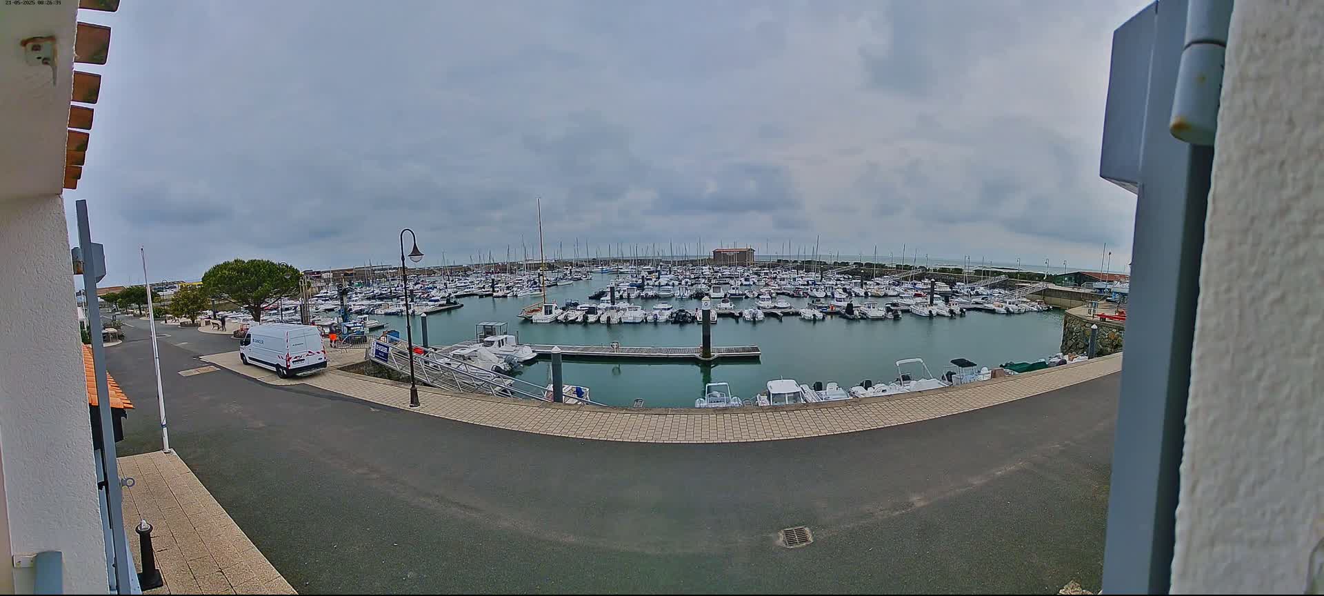 Noirmoutier, L'Herbaudiere Marine Live Cam - Les Sables-d'Olonne, Vendee, Pays de la Loire, France