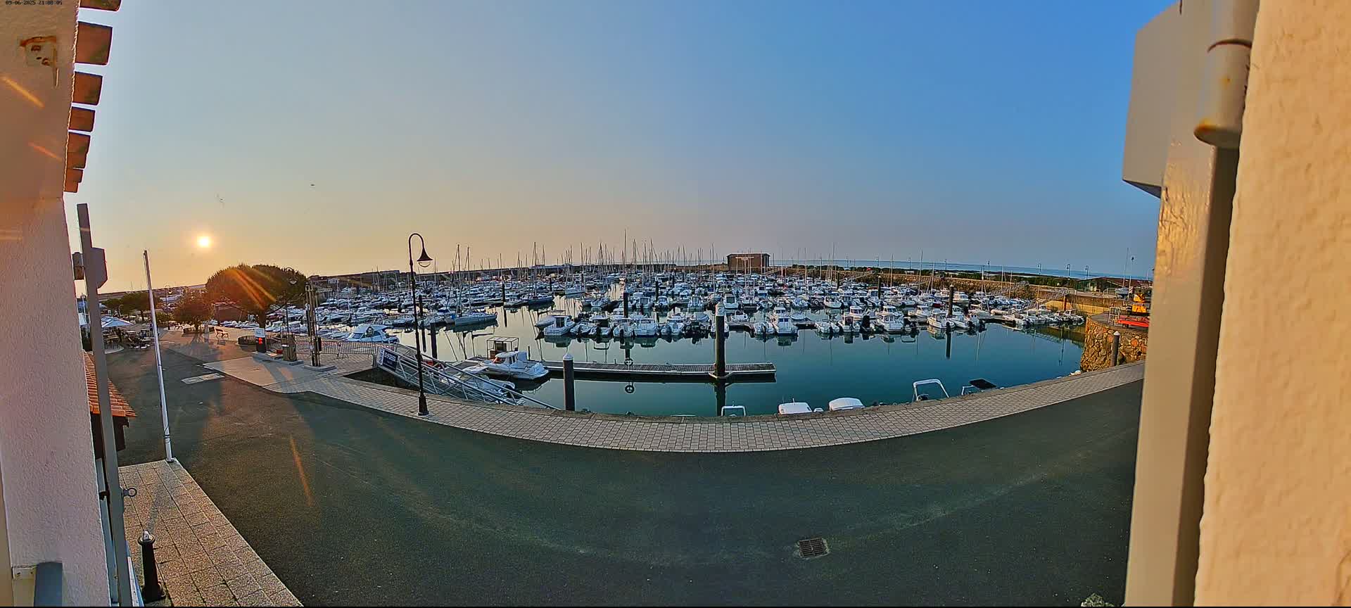 Noirmoutier, L'Herbaudiere Marine Live Cam - Les Sables-d'Olonne, Vendee, Pays de la Loire, France