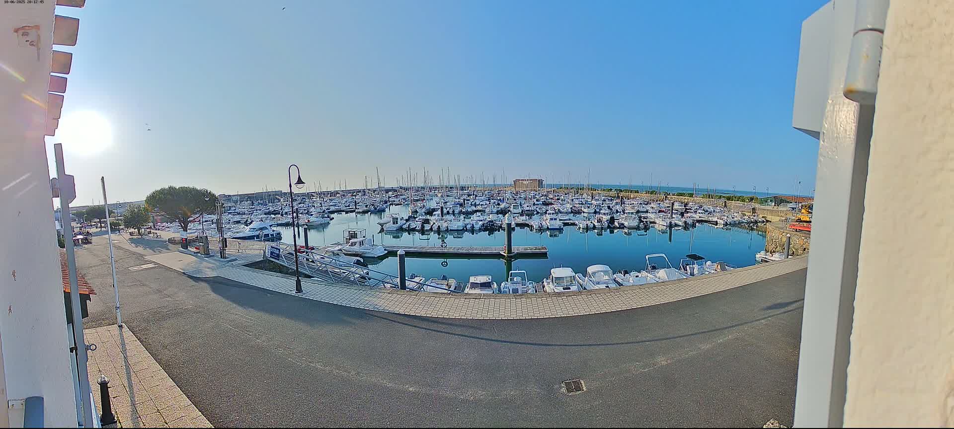 Noirmoutier, L'Herbaudiere Marine Live Cam - Les Sables-d'Olonne, Vendee, Pays de la Loire, France