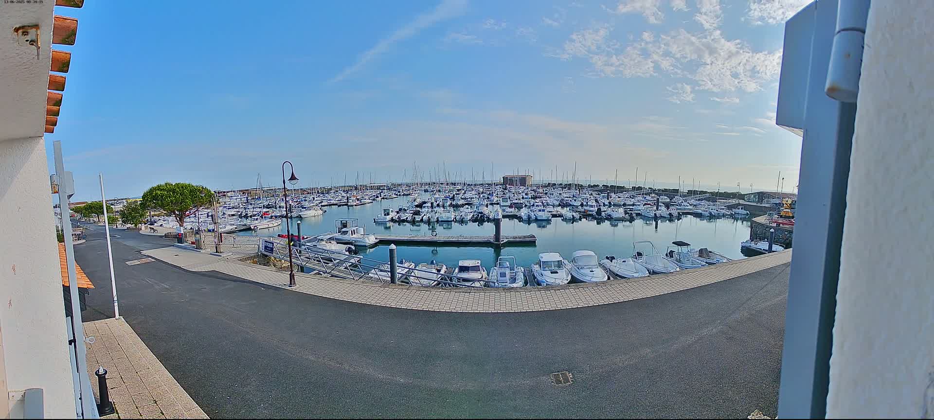 Noirmoutier, L'Herbaudiere Marine Live Cam - Les Sables-d'Olonne, Vendee, Pays de la Loire, France