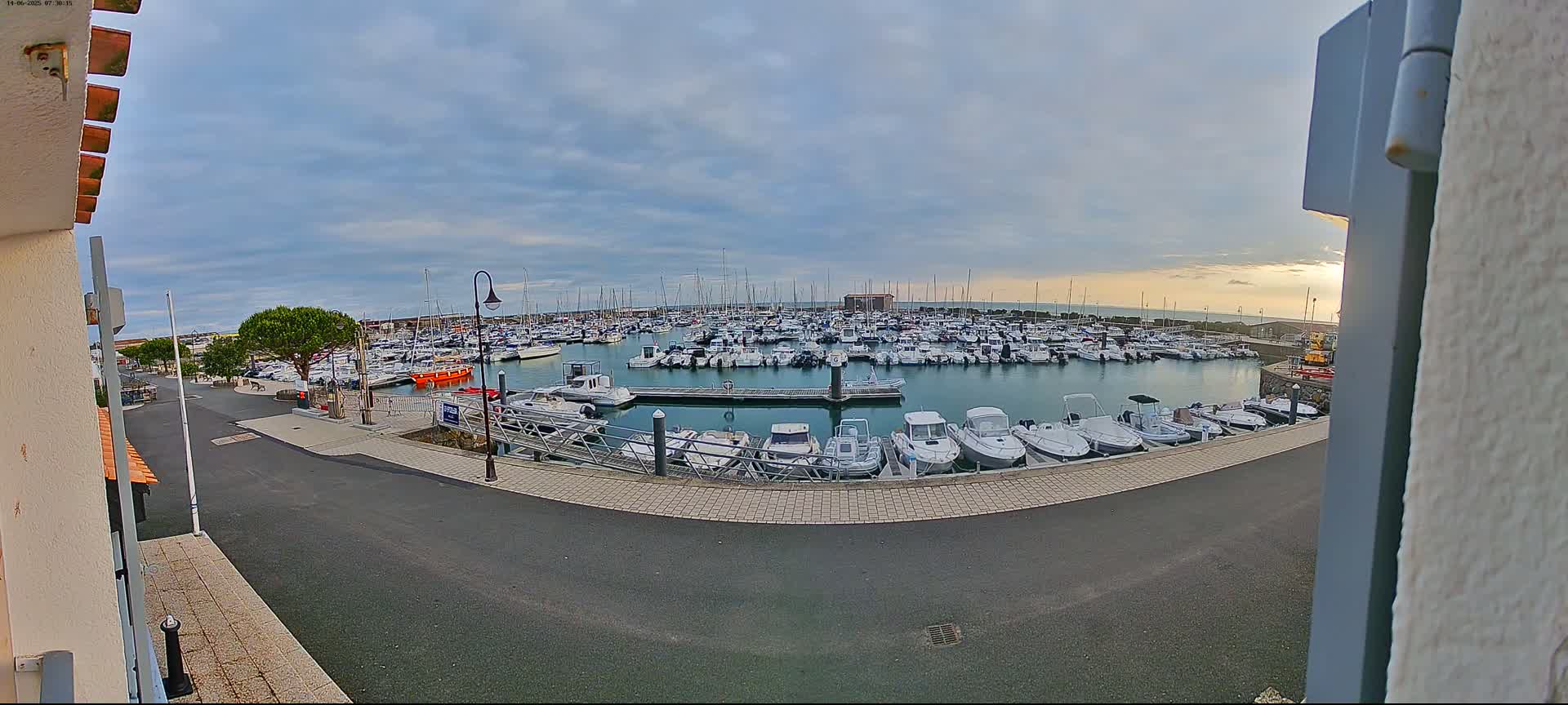 Noirmoutier, L'Herbaudiere Marine Live Cam - Les Sables-d'Olonne, Vendee, Pays de la Loire, France