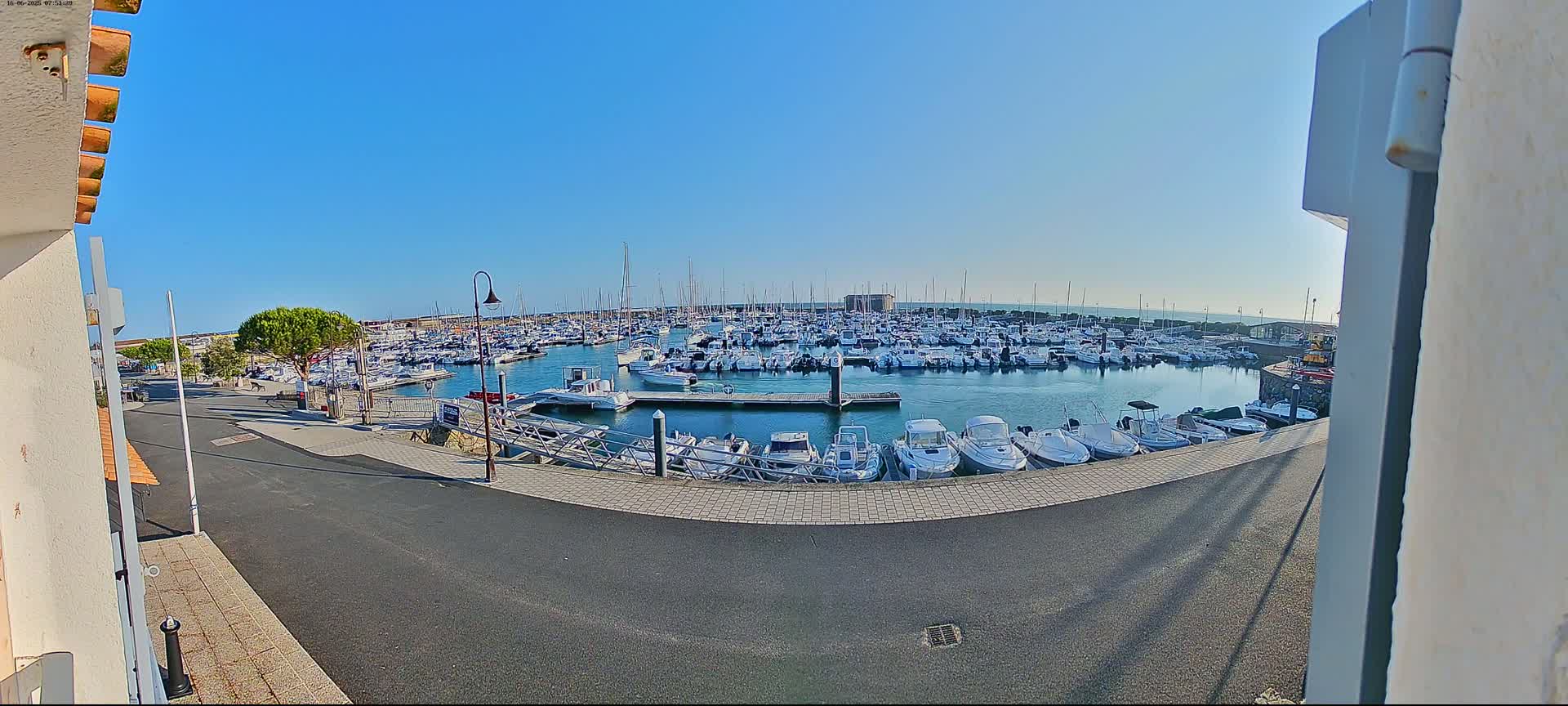 Noirmoutier, L'Herbaudiere Marine Live Cam - Les Sables-d'Olonne, Vendee, Pays de la Loire, France