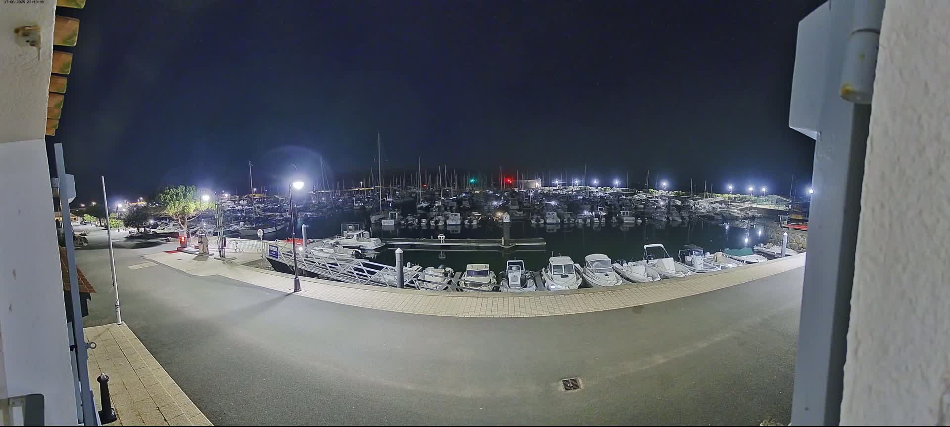 Noirmoutier, L'Herbaudiere Marine Live Cam - Les Sables-d'Olonne, Vendee, Pays de la Loire, France