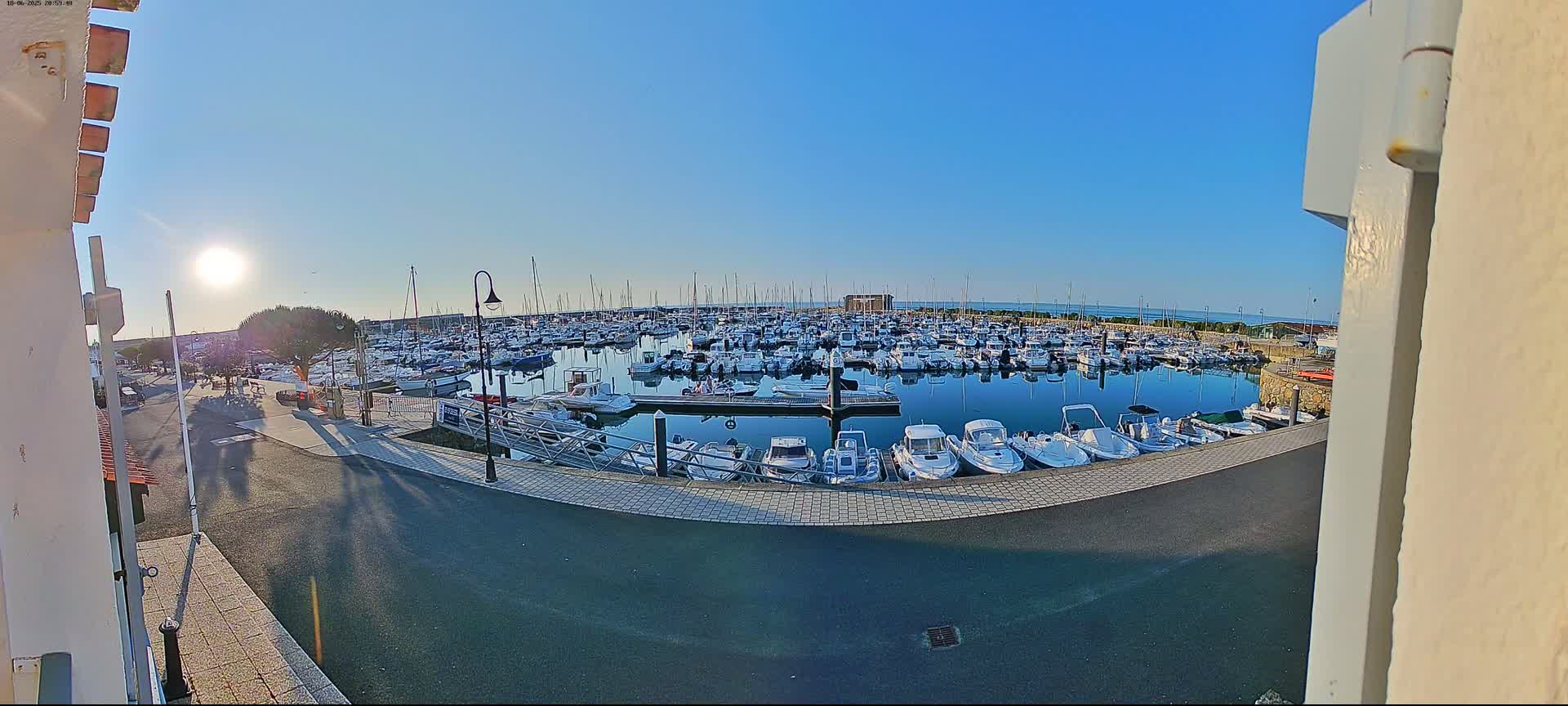 Noirmoutier, L'Herbaudiere Marine Live Cam - Les Sables-d'Olonne, Vendee, Pays de la Loire, France