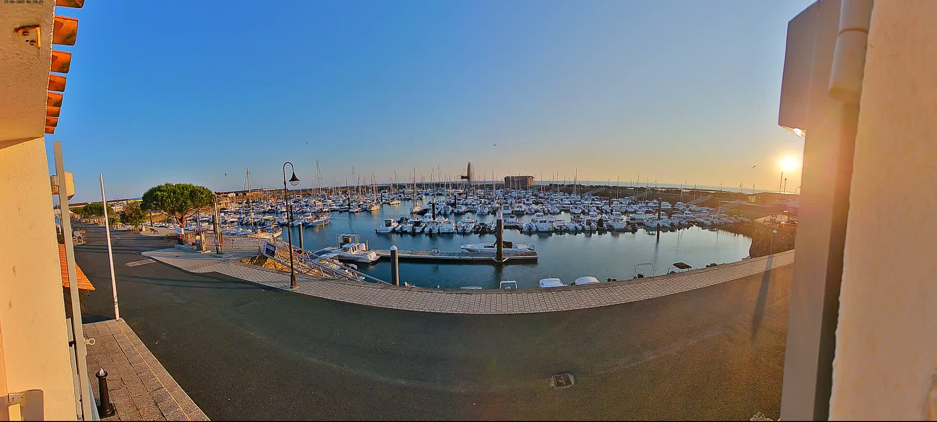 Noirmoutier, L'Herbaudiere Marine Live Cam - Les Sables-d'Olonne, Vendee, Pays de la Loire, France