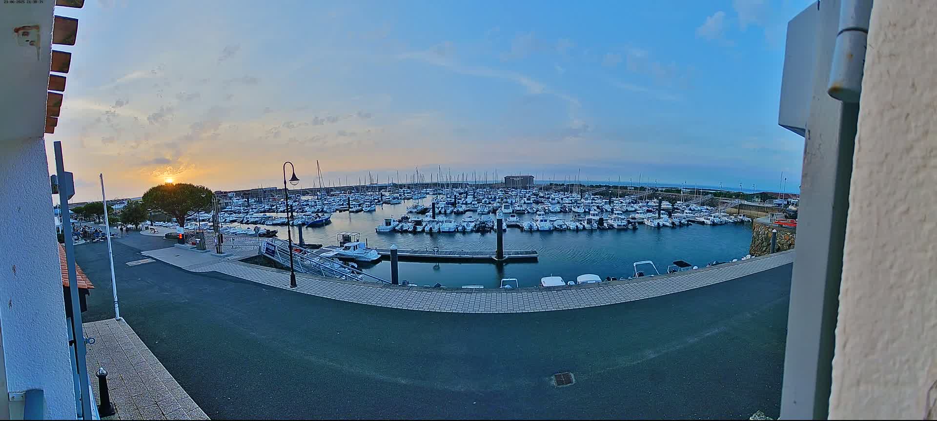 Noirmoutier, L'Herbaudiere Marine Live Cam - Les Sables-d'Olonne, Vendee, Pays de la Loire, France
