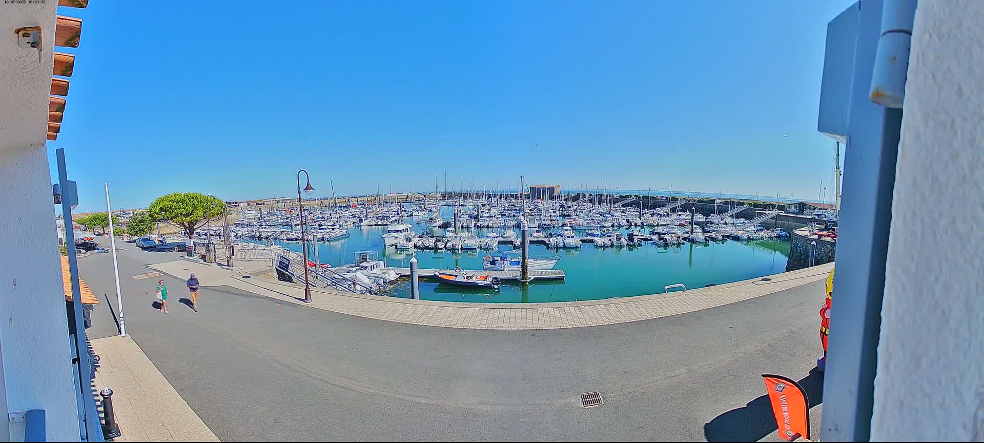 Noirmoutier, L'Herbaudiere Marine Live Cam - Les Sables-d'Olonne, Vendee, Pays de la Loire, France