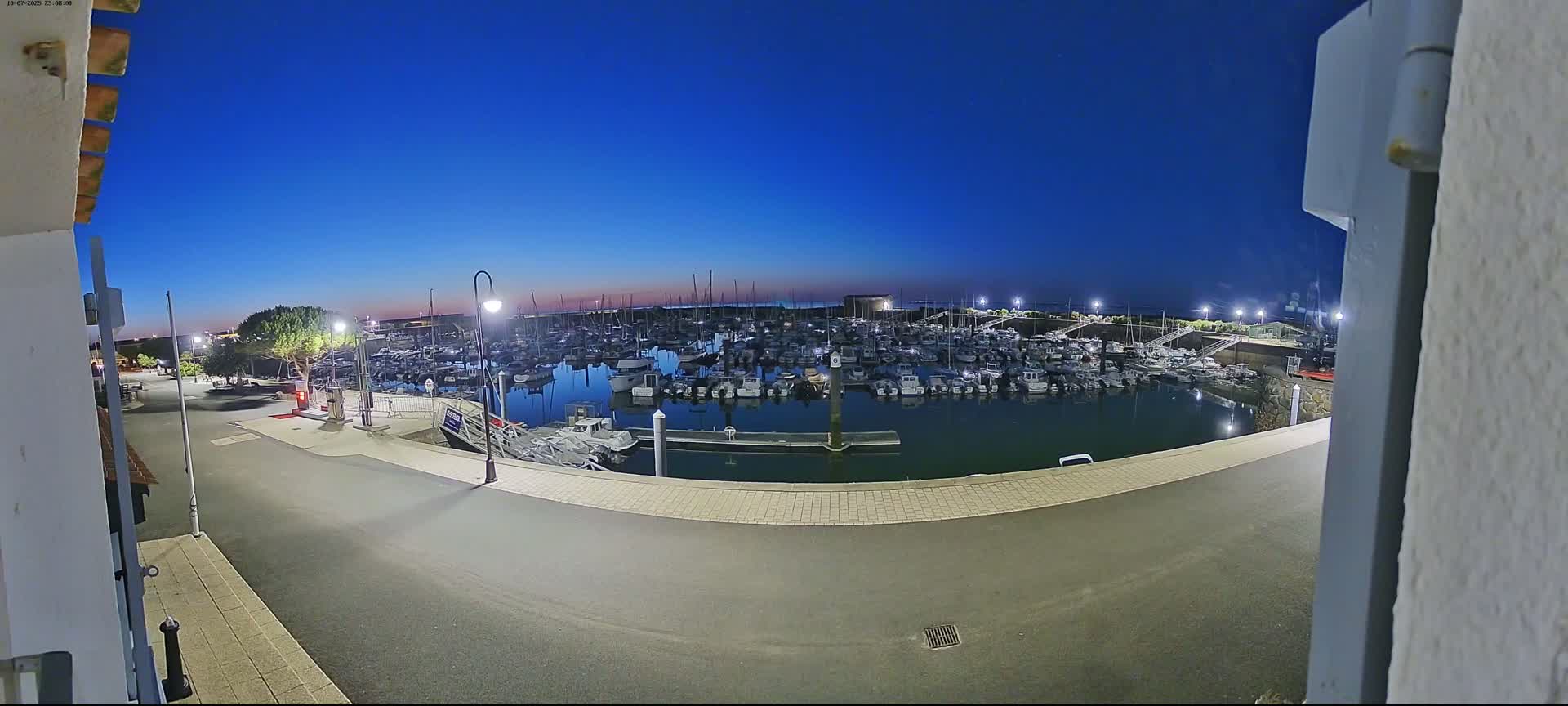 Noirmoutier, L'Herbaudiere Marine Live Cam - Les Sables-d'Olonne, Vendee, Pays de la Loire, France