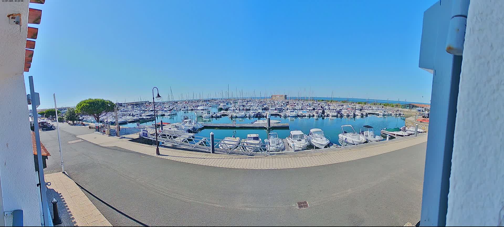 Noirmoutier, L'Herbaudiere Marine Live Cam - Les Sables-d'Olonne, Vendee, Pays de la Loire, France