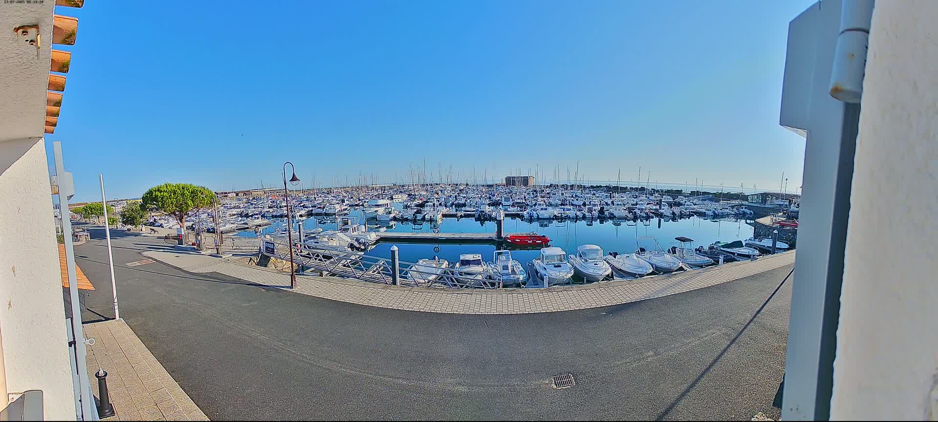 Noirmoutier, L'Herbaudiere Marine Live Cam - Les Sables-d'Olonne, Vendee, Pays de la Loire, France