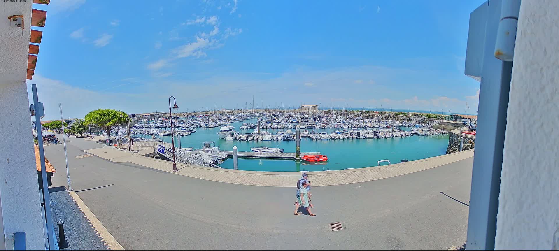 Noirmoutier, L'Herbaudiere Marine Live Cam - Les Sables-d'Olonne, Vendee, Pays de la Loire, France