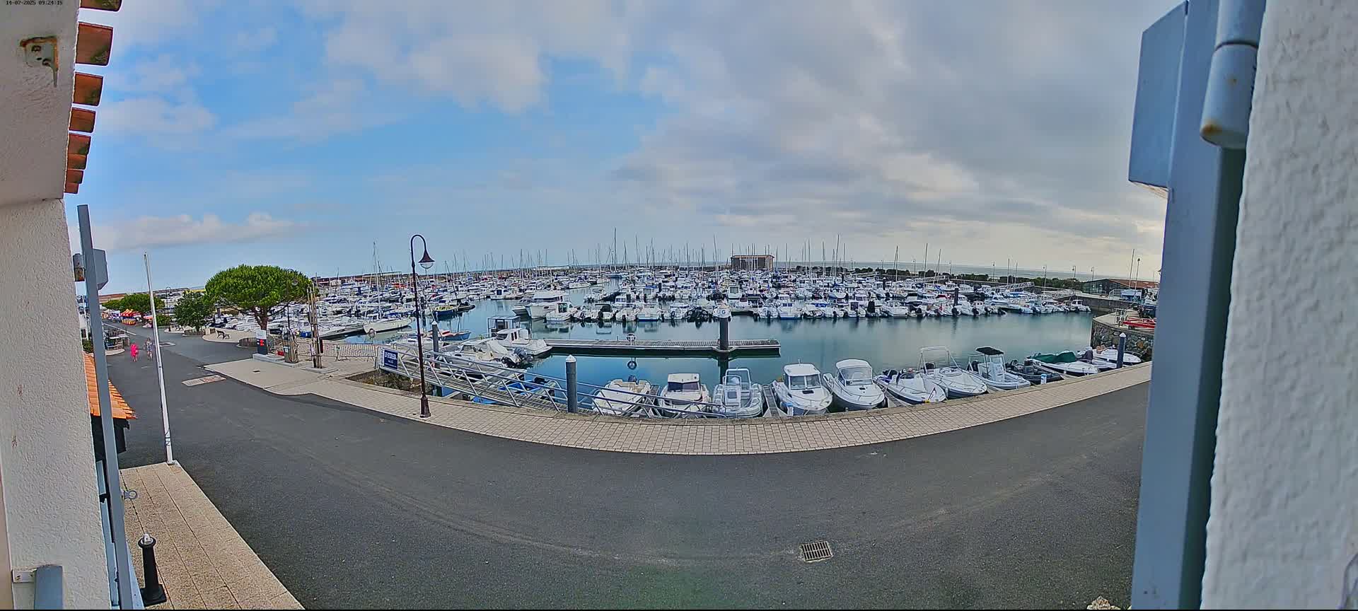 Noirmoutier, L'Herbaudiere Marine Live Cam - Les Sables-d'Olonne, Vendee, Pays de la Loire, France