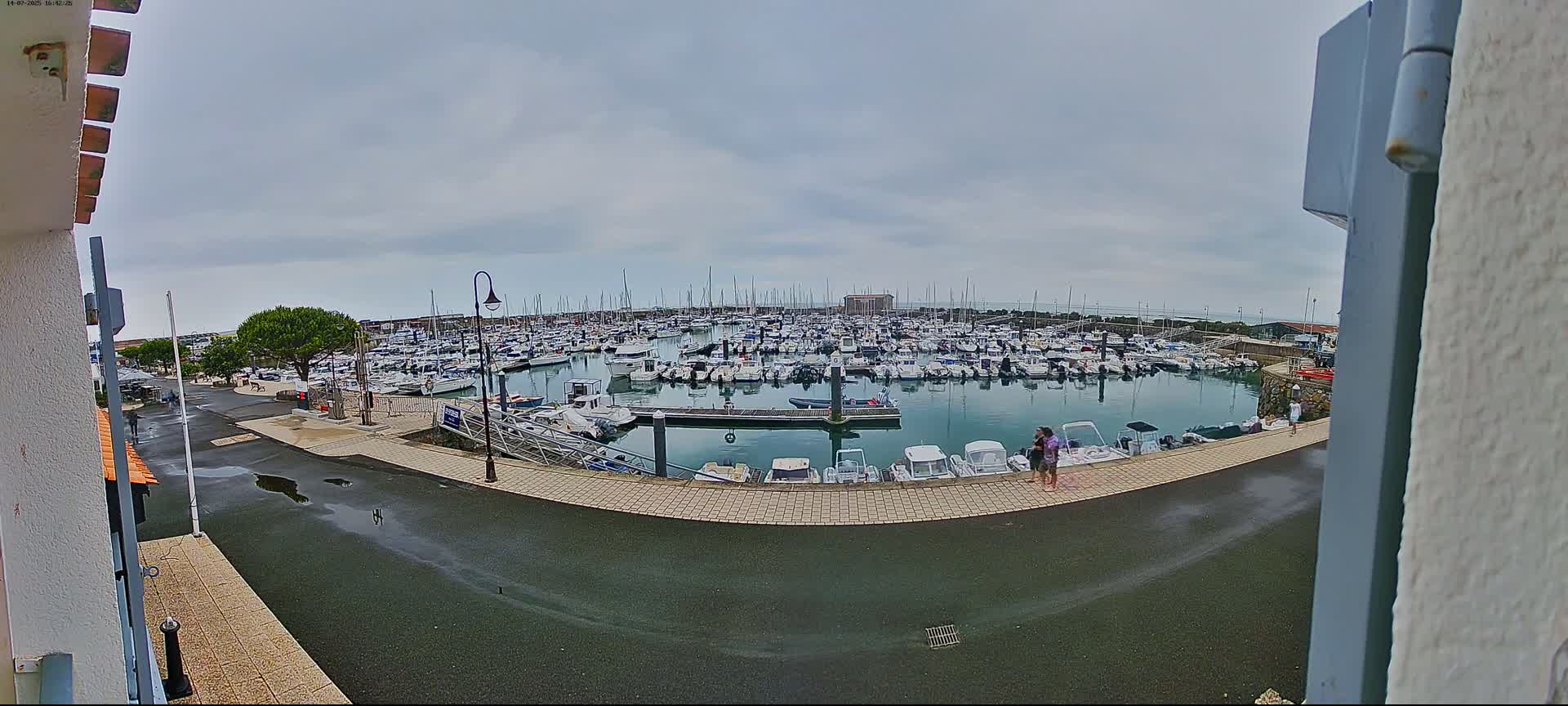 Noirmoutier, L'Herbaudiere Marine Live Cam - Les Sables-d'Olonne, Vendee, Pays de la Loire, France