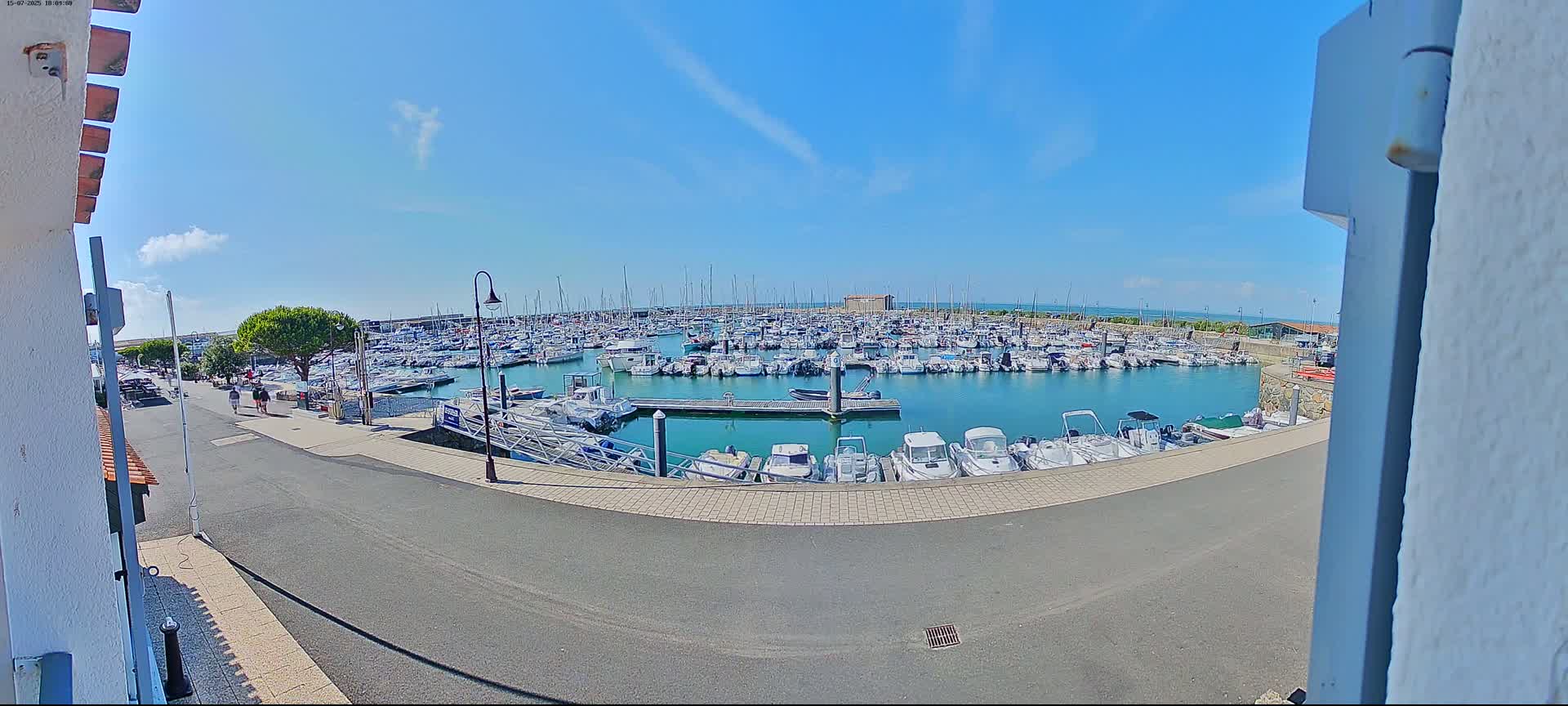 Noirmoutier, L'Herbaudiere Marine Live Cam - Les Sables-d'Olonne, Vendee, Pays de la Loire, France