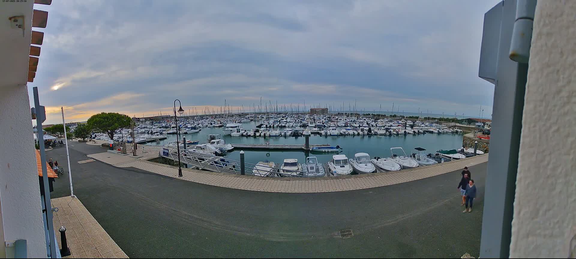 Noirmoutier, L'Herbaudiere Marine Live Cam - Les Sables-d'Olonne, Vendee, Pays de la Loire, France