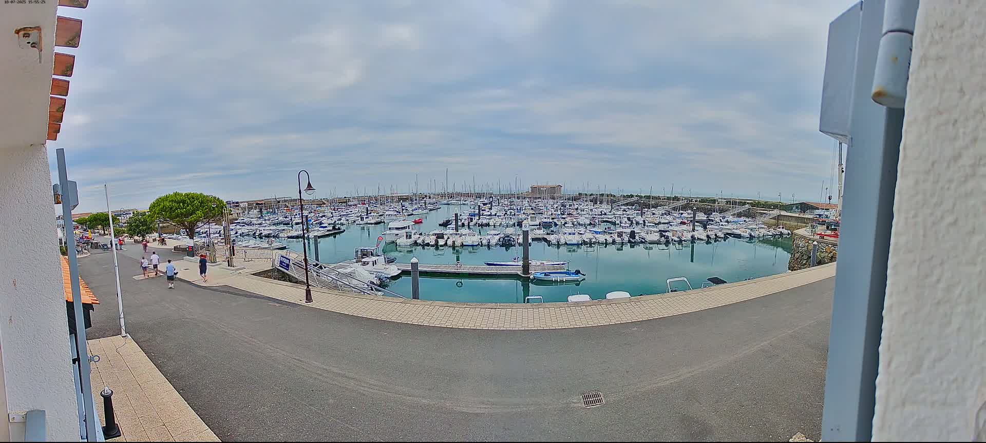 Noirmoutier, L'Herbaudiere Marine Live Cam - Les Sables-d'Olonne, Vendee, Pays de la Loire, France