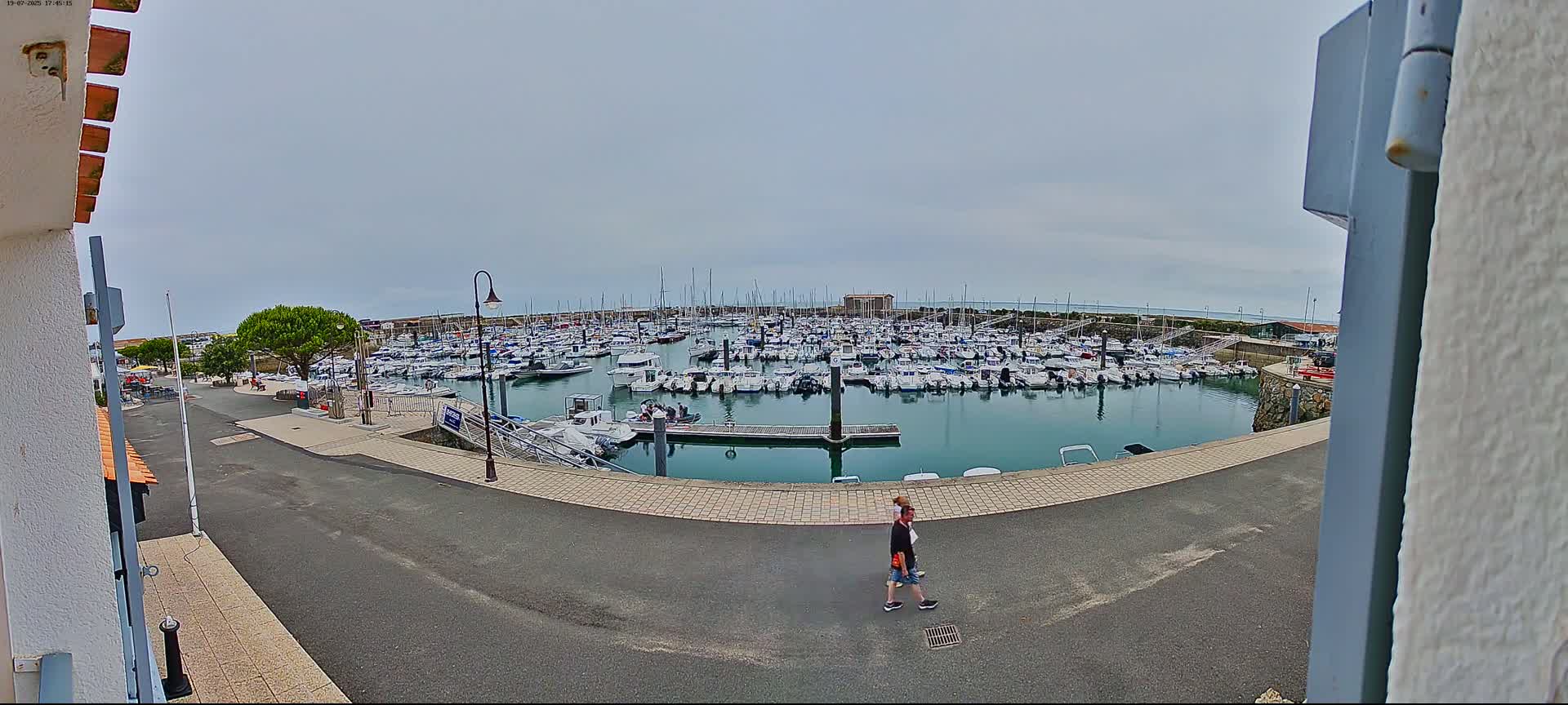 Noirmoutier, L'Herbaudiere Marine Live Cam - Les Sables-d'Olonne, Vendee, Pays de la Loire, France