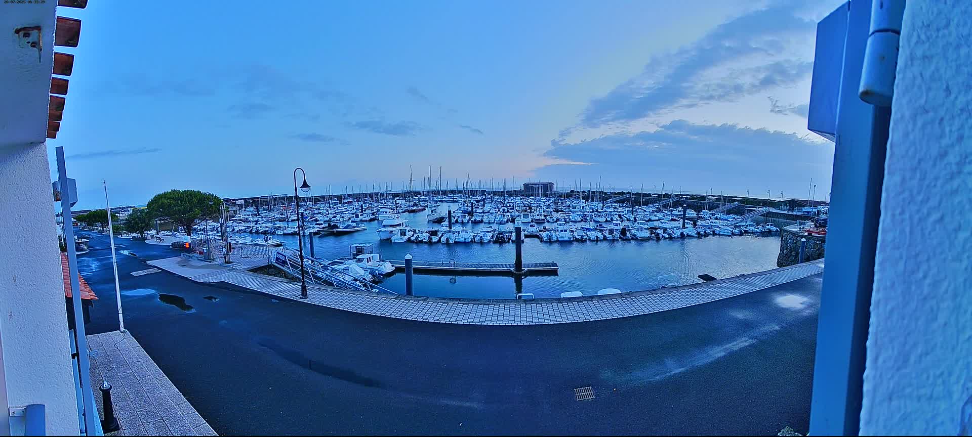 Noirmoutier, L'Herbaudiere Marine Live Cam - Les Sables-d'Olonne, Vendee, Pays de la Loire, France