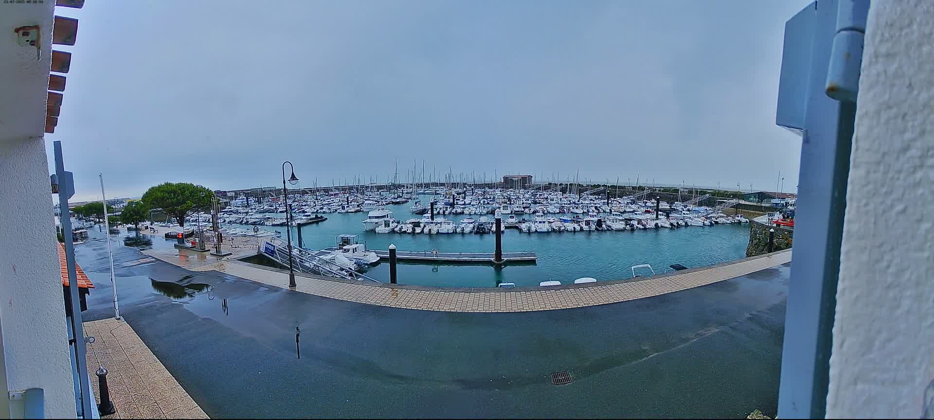 Noirmoutier, L'Herbaudiere Marine Live Cam - Les Sables-d'Olonne, Vendee, Pays de la Loire, France