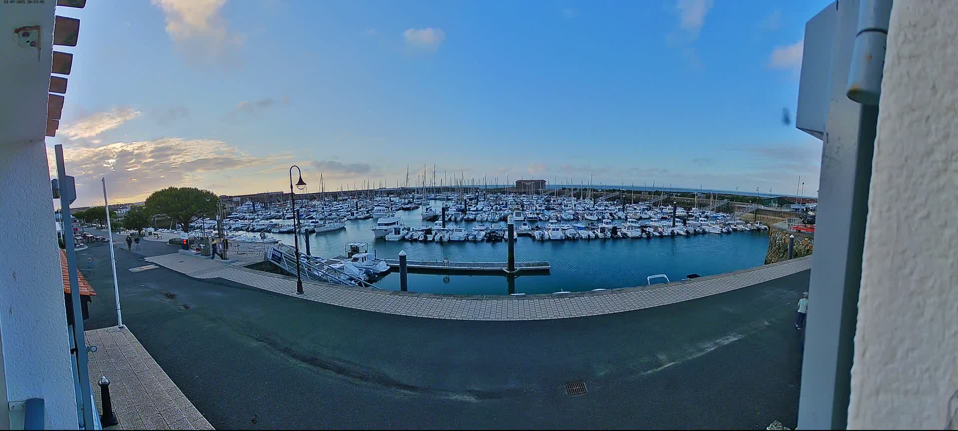 Noirmoutier, L'Herbaudiere Marine Live Cam - Les Sables-d'Olonne, Vendee, Pays de la Loire, France