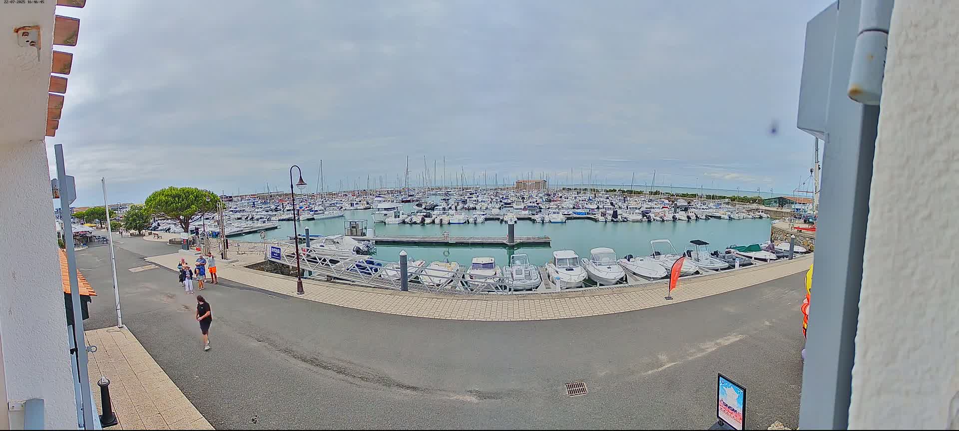 Noirmoutier, L'Herbaudiere Marine Live Cam - Les Sables-d'Olonne, Vendee, Pays de la Loire, France