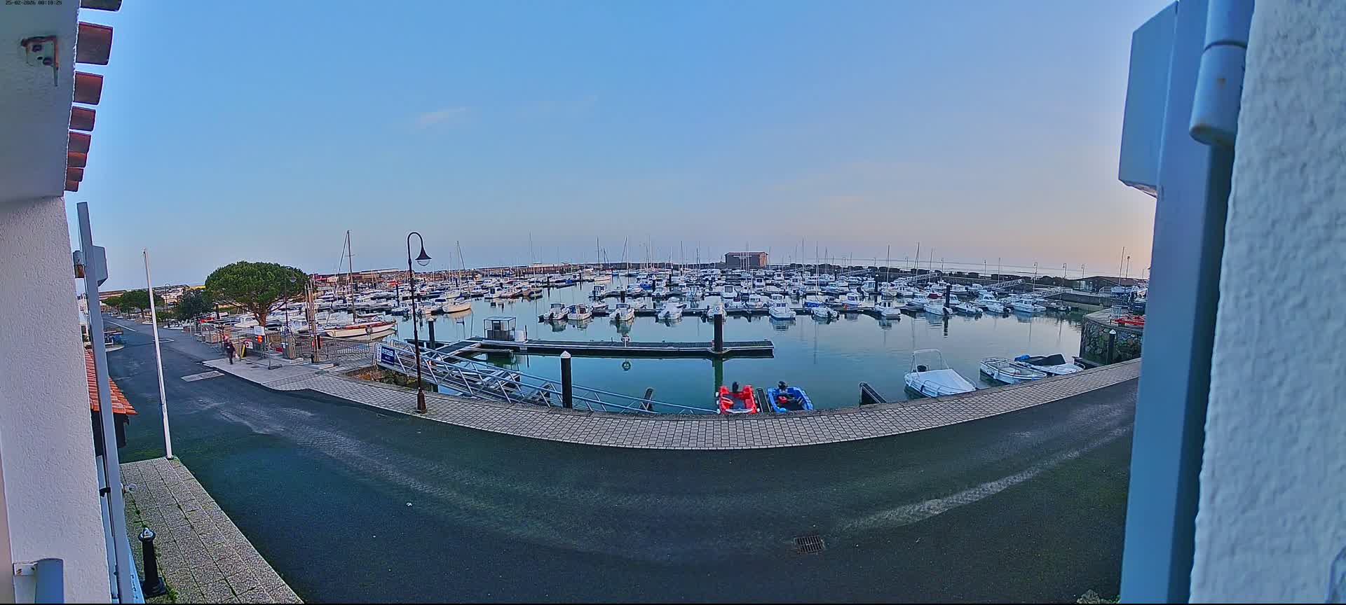 Noirmoutier, L'Herbaudiere Marine Live Cam - Les Sables-d'Olonne, Vendee, Pays de la Loire, France