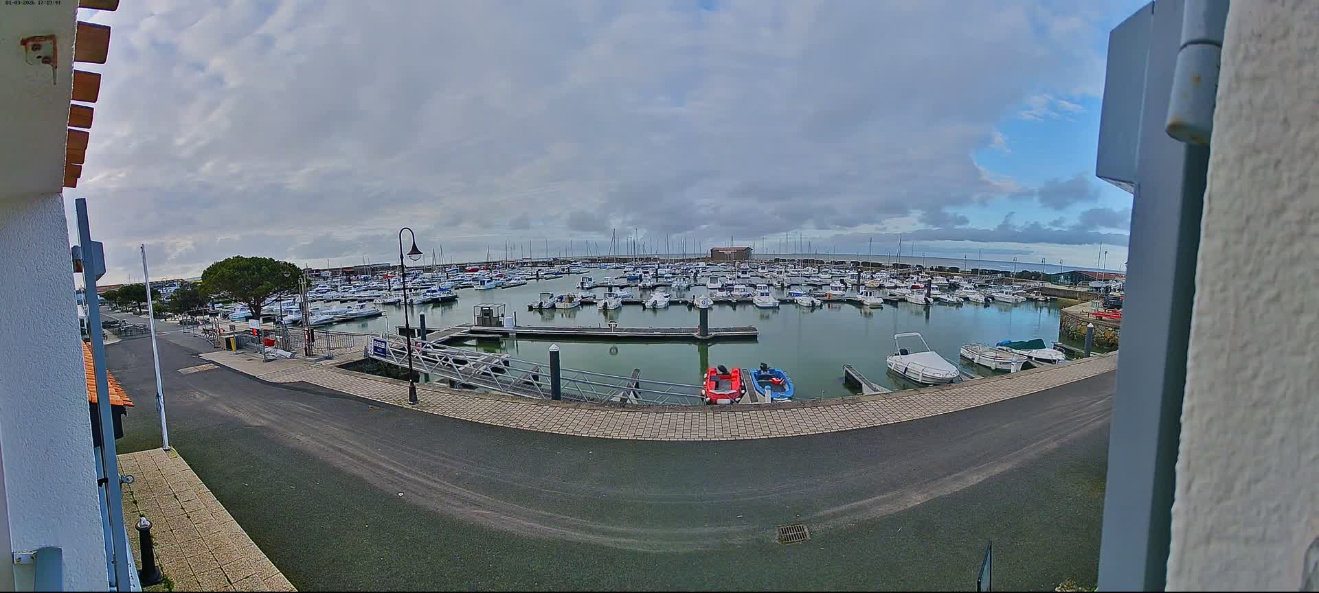 Noirmoutier, L'Herbaudiere Marine Live Cam - Les Sables-d'Olonne, Vendee, Pays de la Loire, France