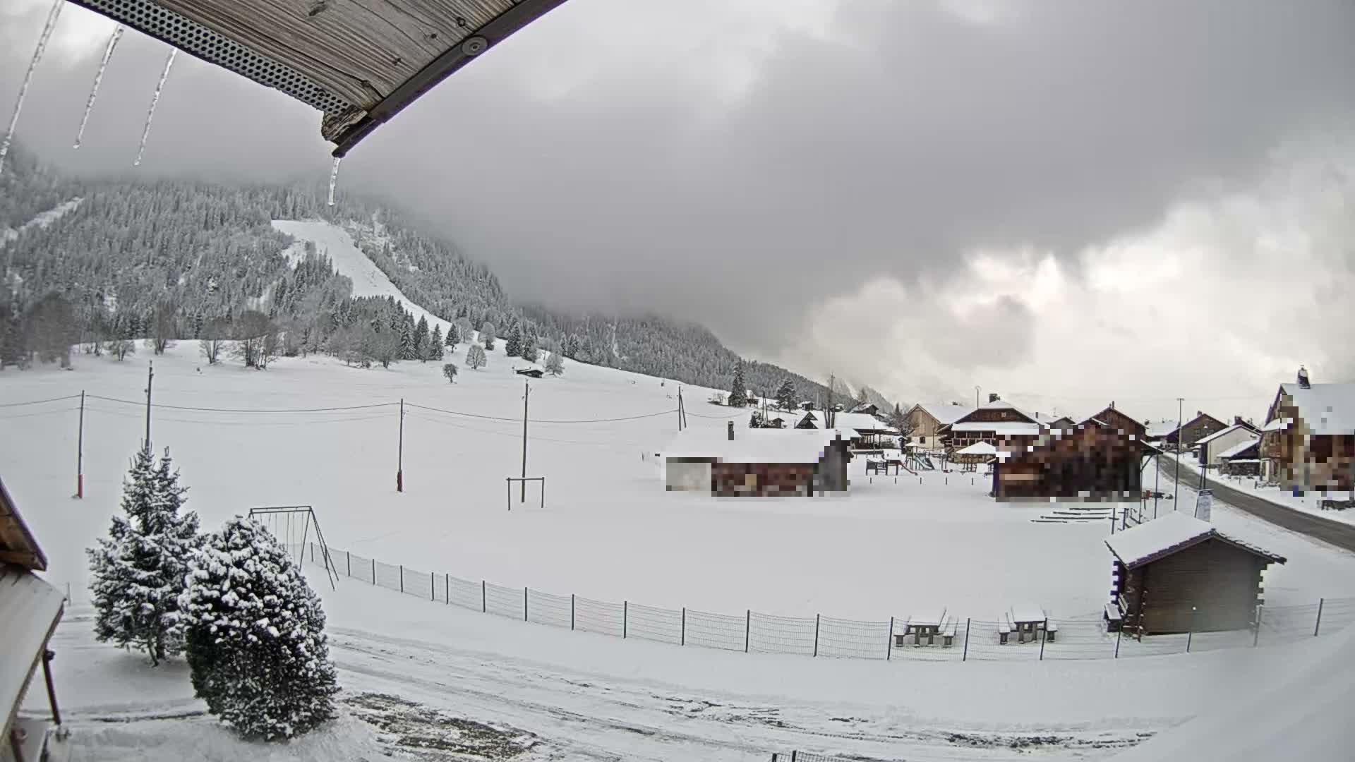 Col de Romme Village Live Cam - Bonneville, Haute-Savoie, Auvergne-Rhone-Alpes, France